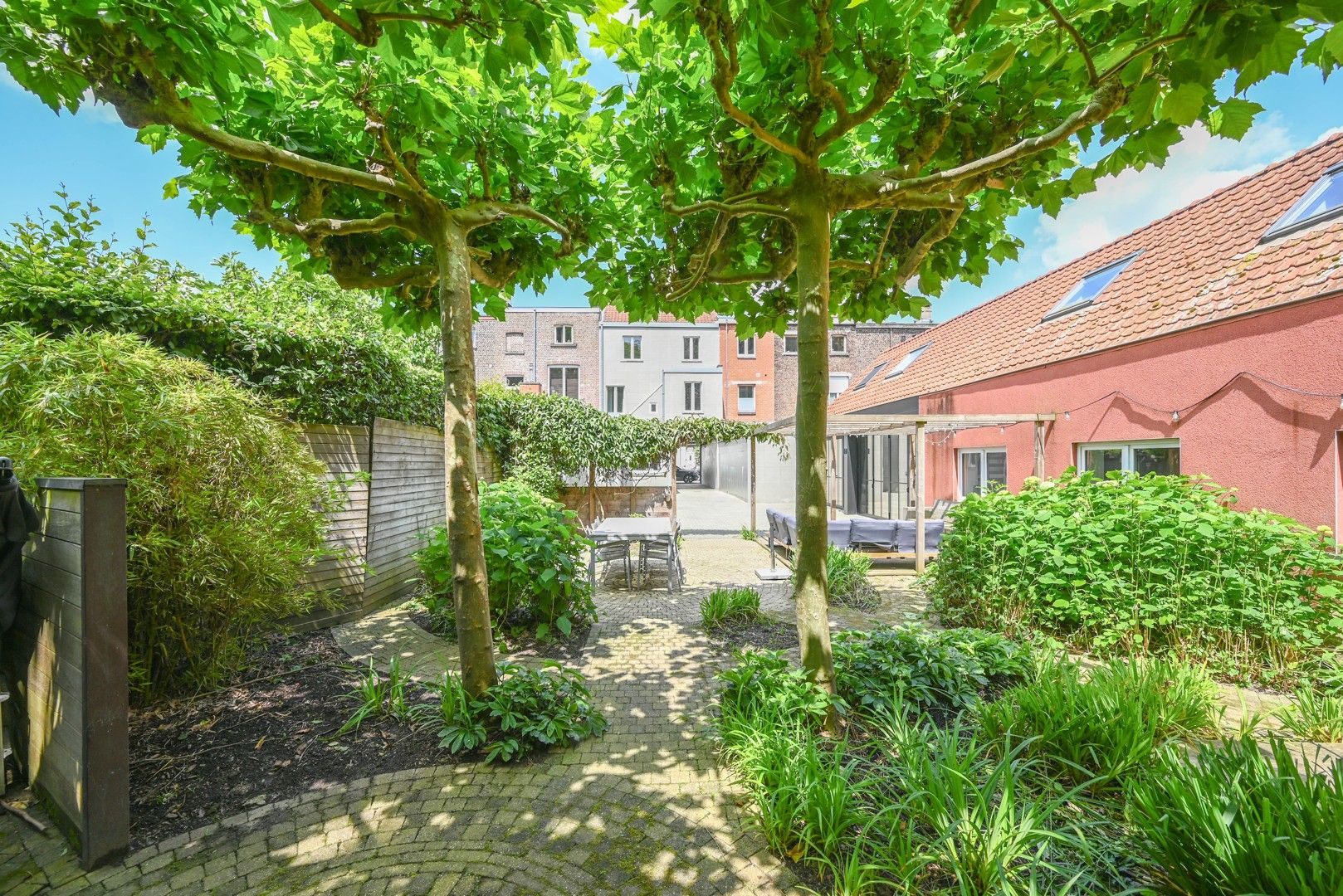 Riante stadswoning met 7 slaapkamers in Kortrijk foto 3