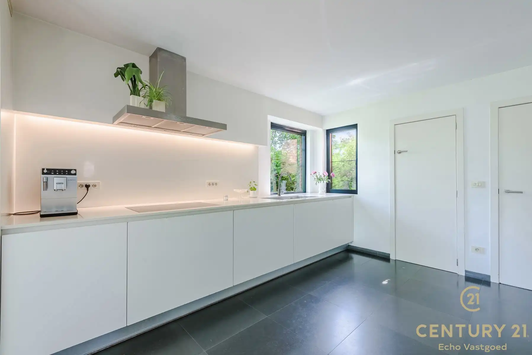 Centraal gelegen karaktervolle woning met 4slpk en tuin foto 16