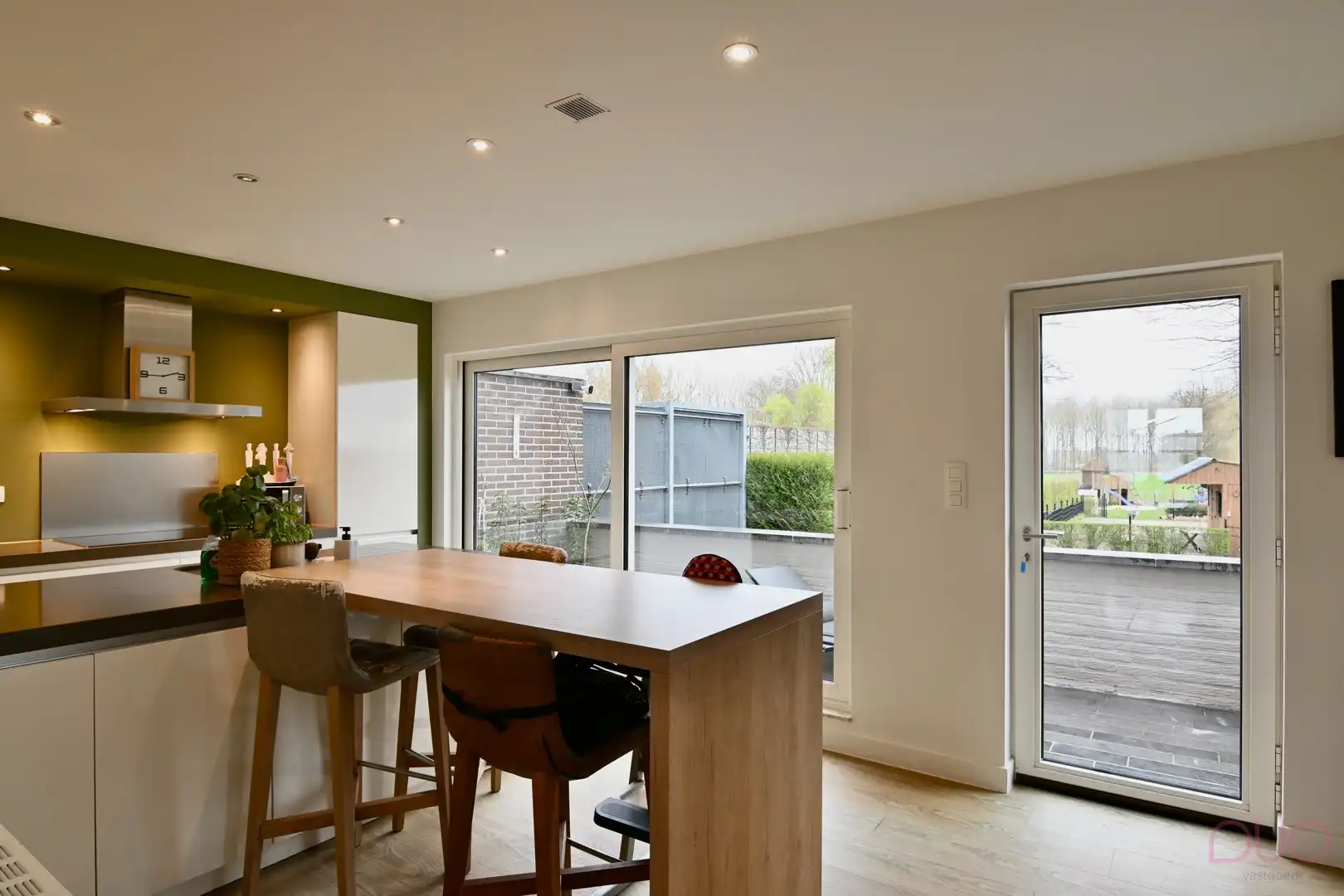 Gerenoveerd halfopen bebouwing op een prachtig perceel van 1h39a60ca inclusief weilanden foto 28