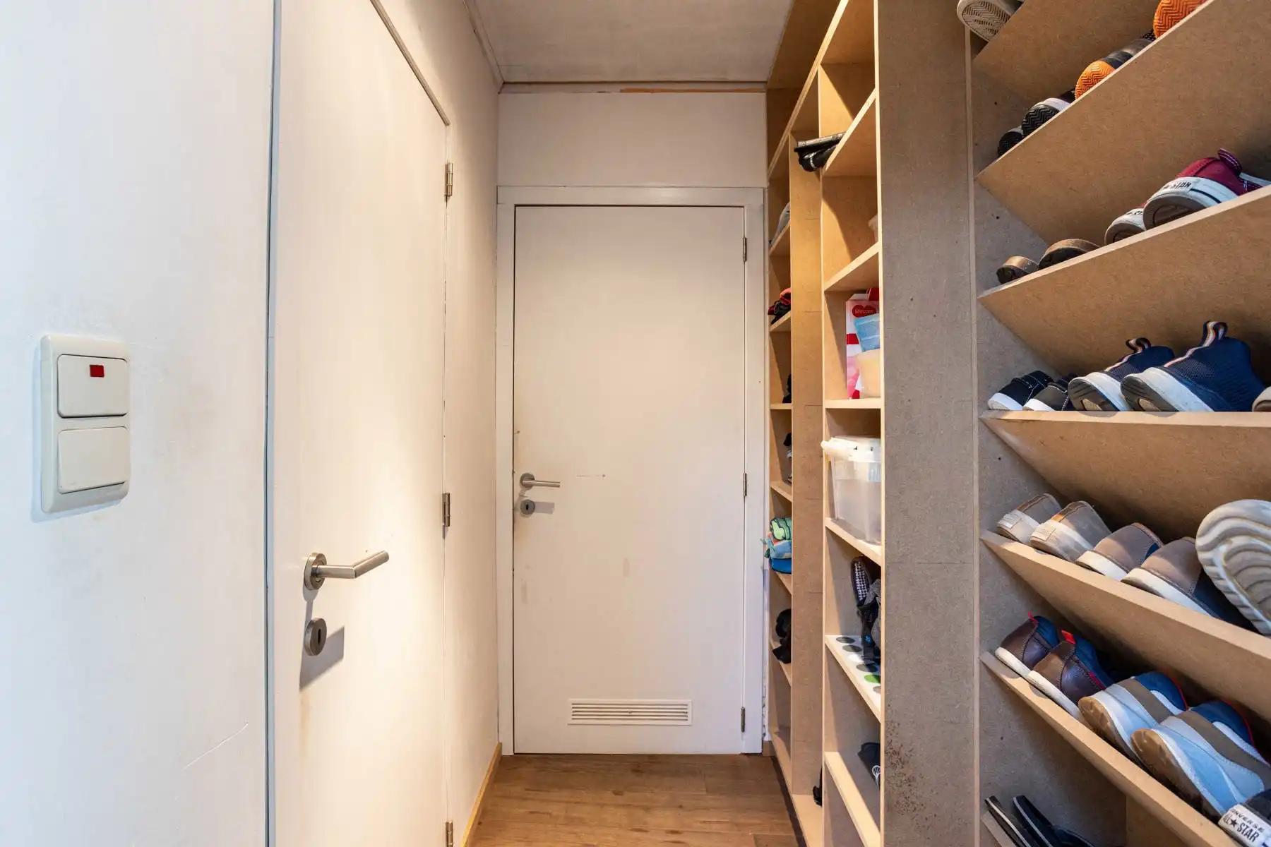 Instapklare woning met 3 slaapkamers en zwembad! foto 18