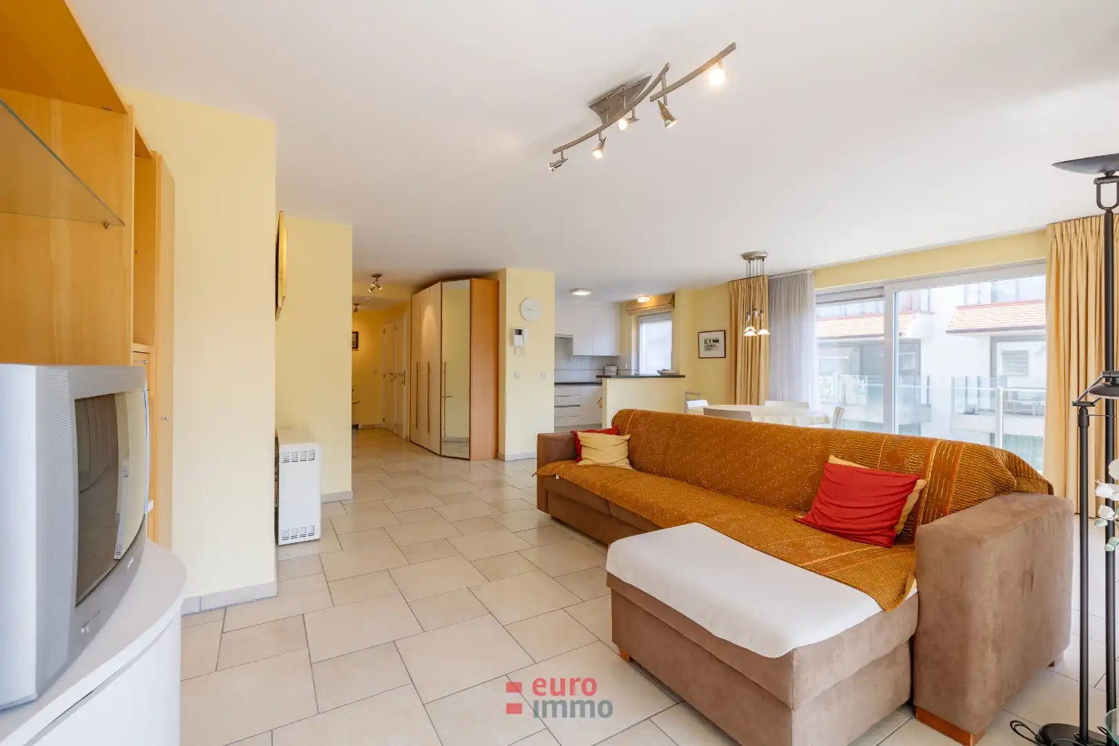 Zeer lichtrijk appartement in het groen van de Simli wijk! foto 3