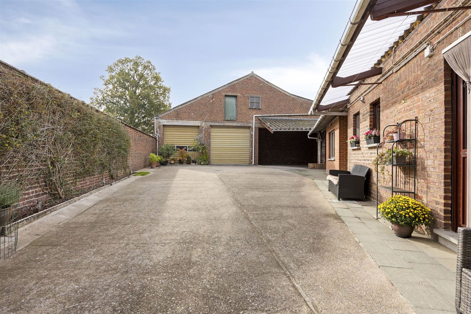 Woning met ruime loods te koop foto 41