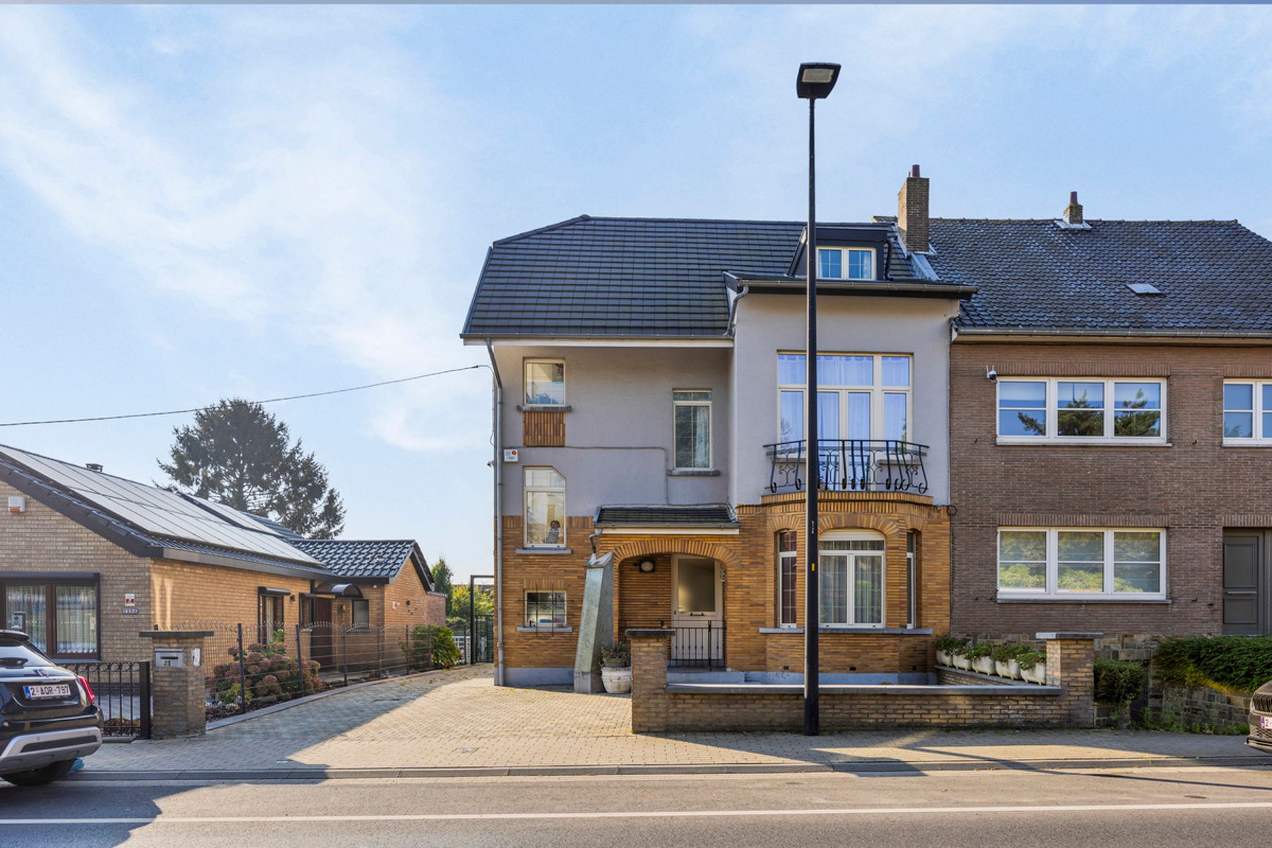 Woning met 3 slaapkamers, 2 badkamers, garage en tuin foto 1