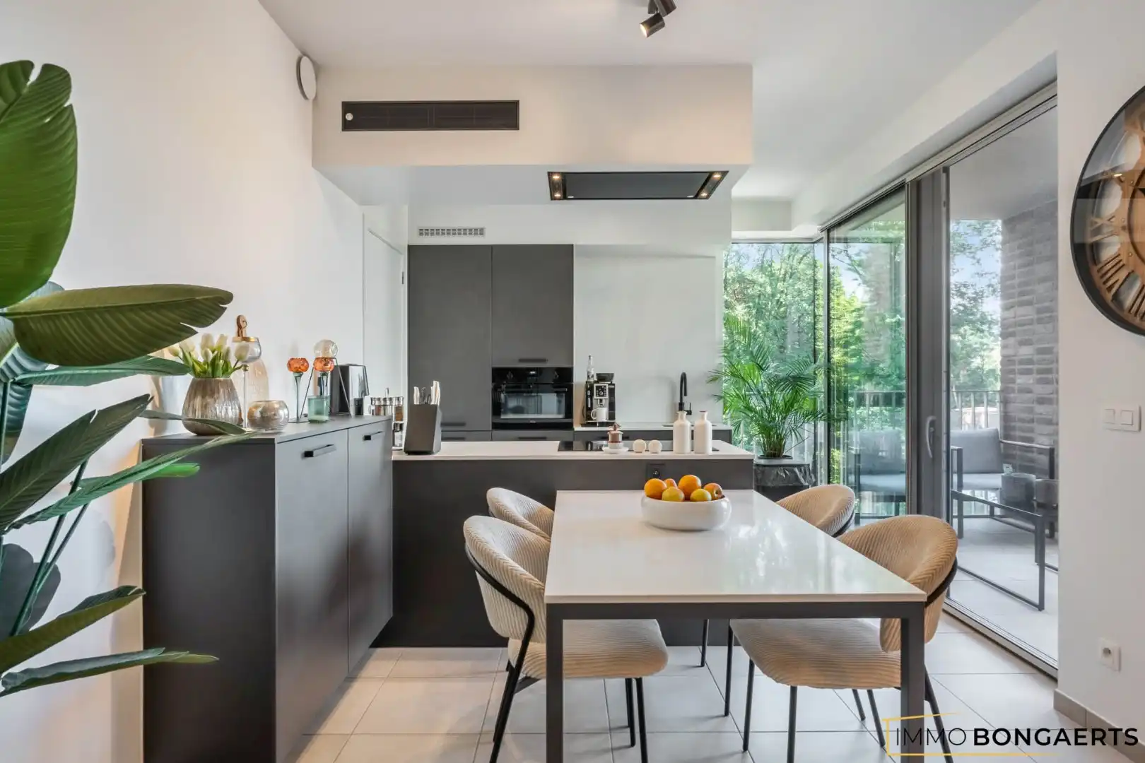 Recent 1-slaapkamerappartement nabij centrum Genk foto 2