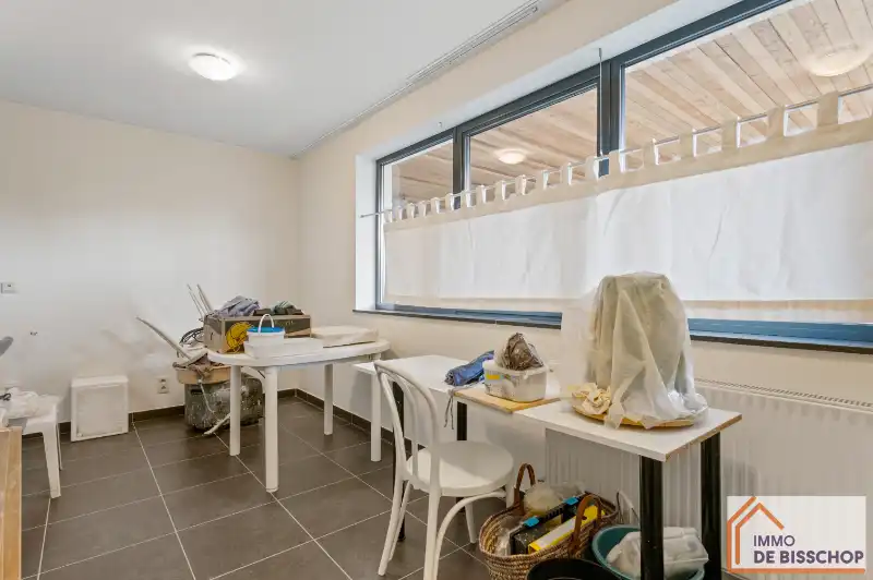 Groot, instapklaar appartement met 3 slaapkamers, mooi terras en garage foto 11