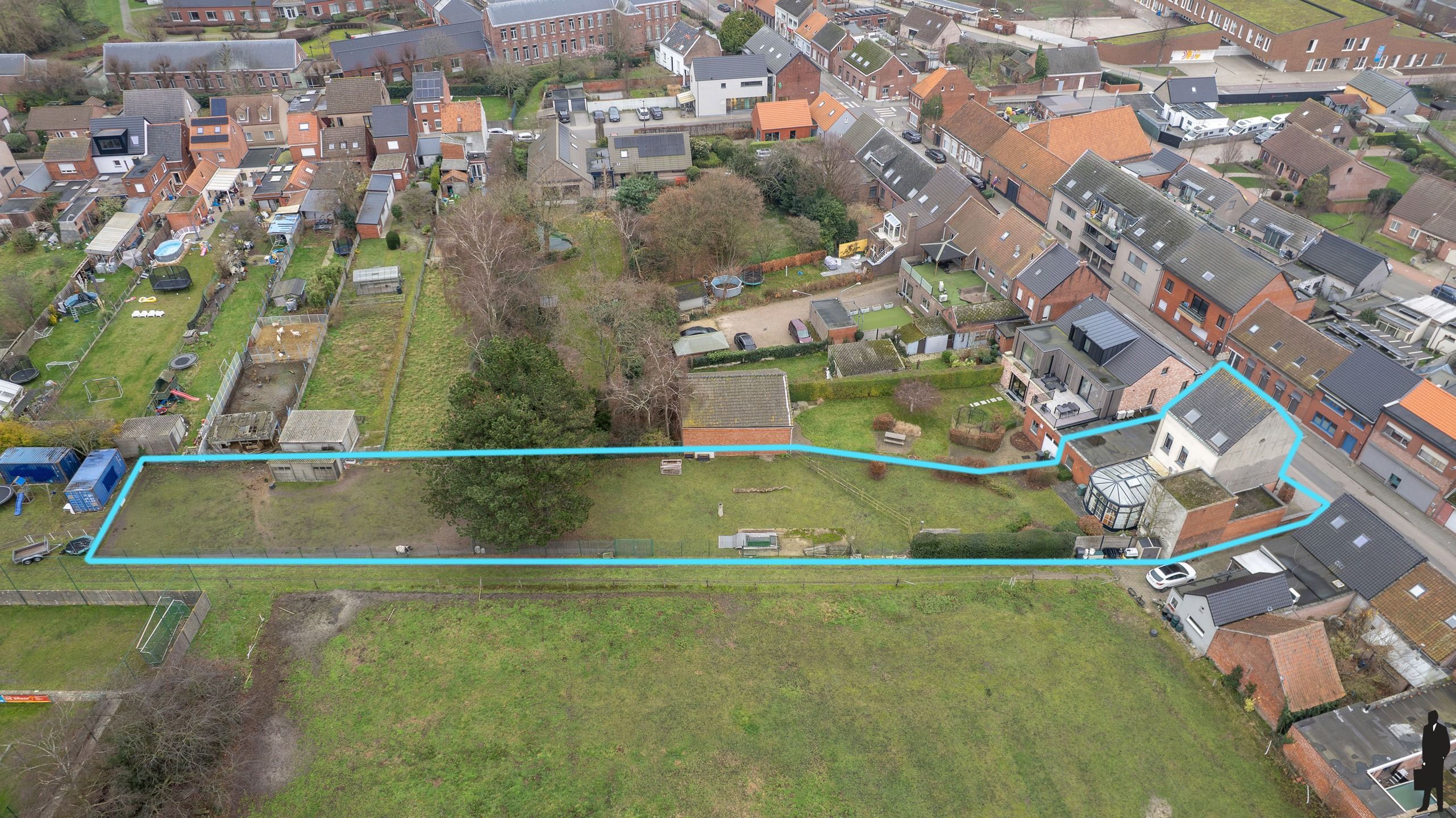 Deels gerenoveerde parel met mogelijkheden en weidegrond! foto 34