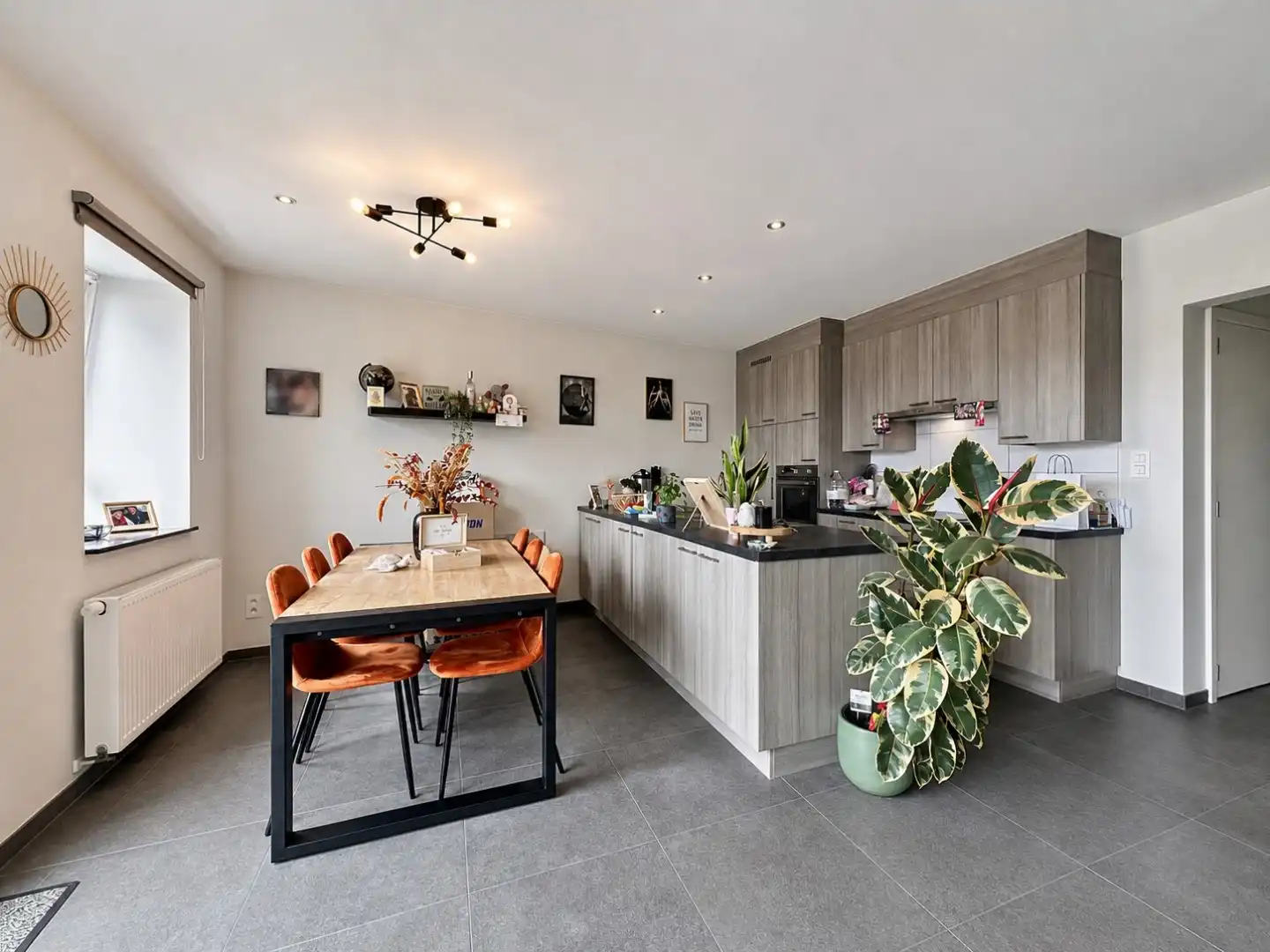 Recent 2-slaapkamer appartement te centrum Eeklo foto 5