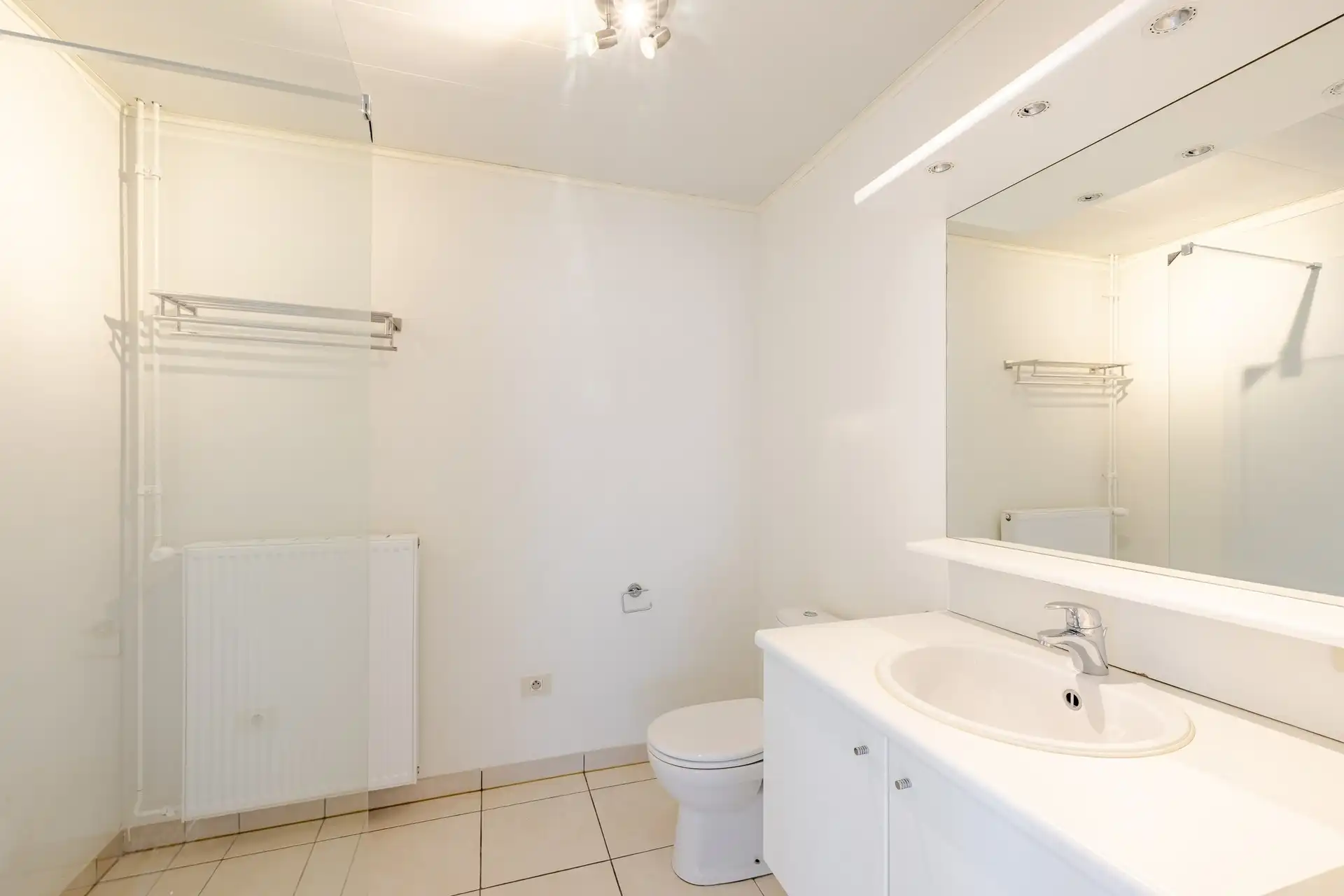 Energiezuinig 2 slaapkamer appartement met 2 staanplaatsen in Wetteren centrum foto 17