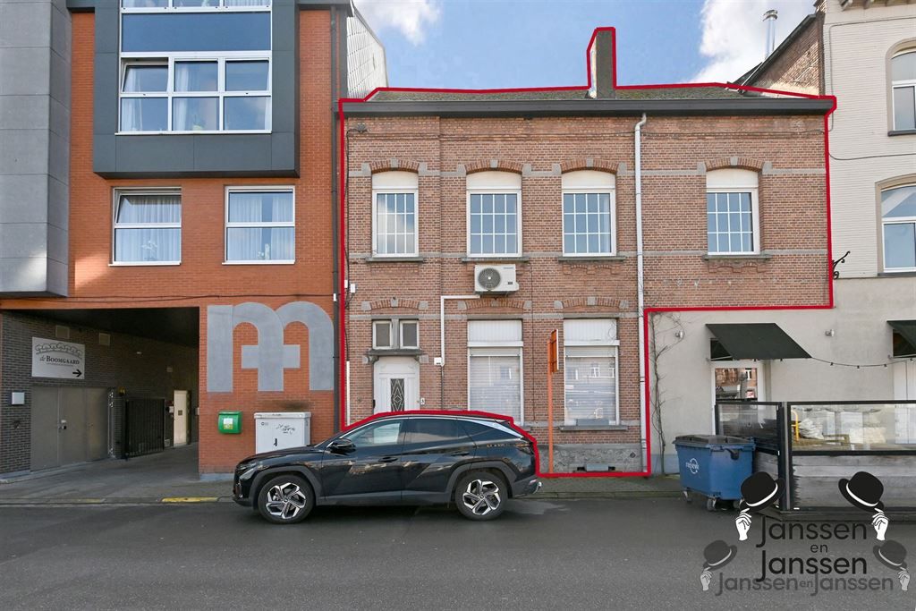 Te renoveren split level burgerwoning in centrum Dendermonde foto 1