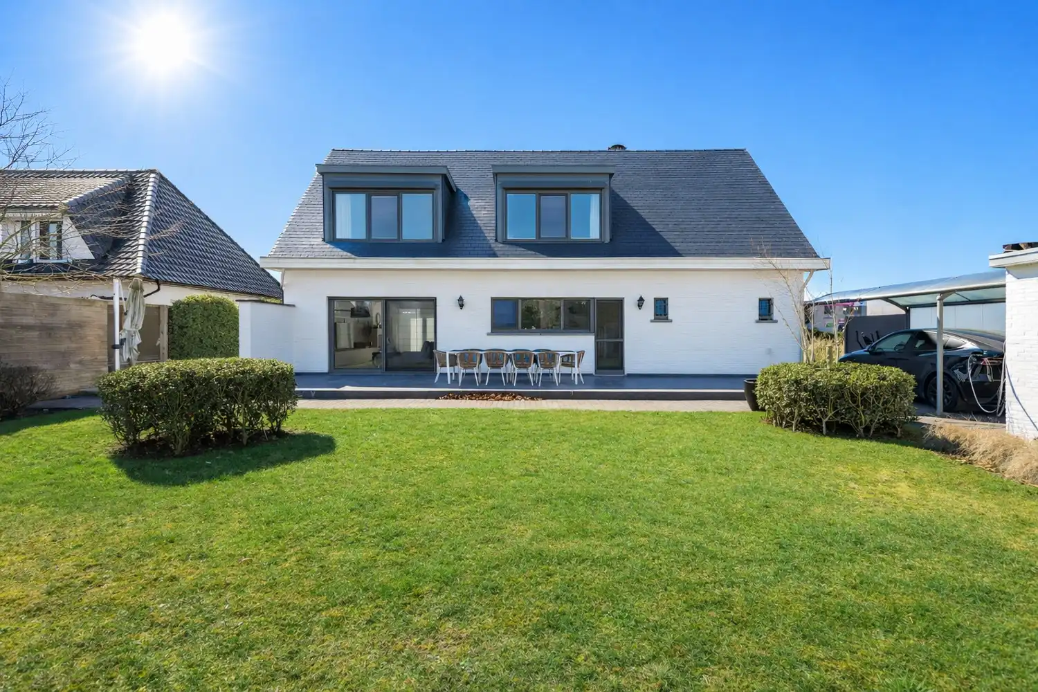 ENERGIEZUINIGE WONING MET 4 SLAAPKAMERS, GARAGE EN TUIN! foto {{pictureIndex}}