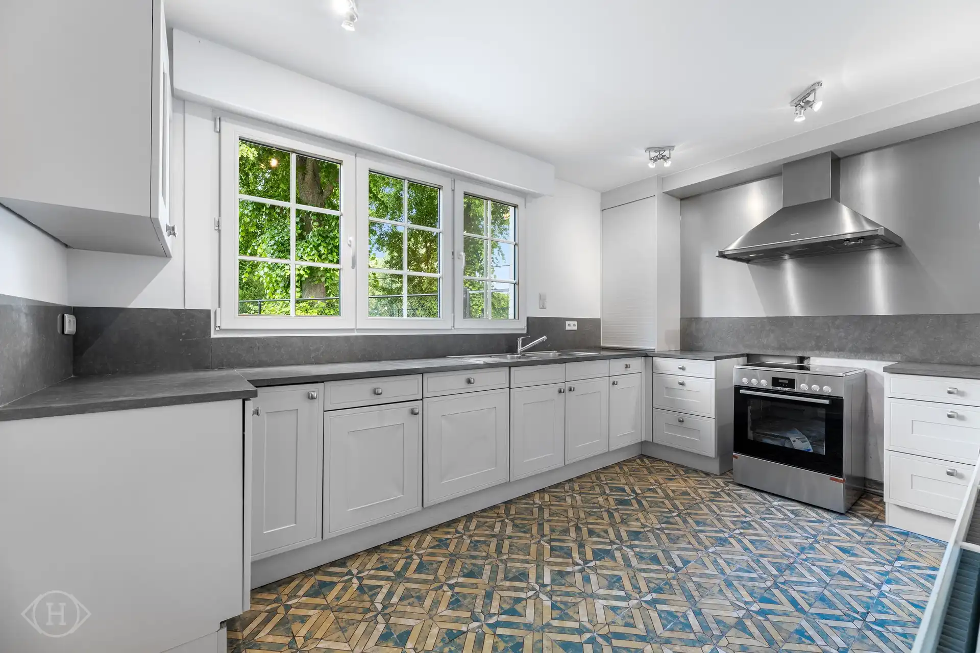 Karaktervolle gerenoveerde woning met 4 slaapkamers foto 7