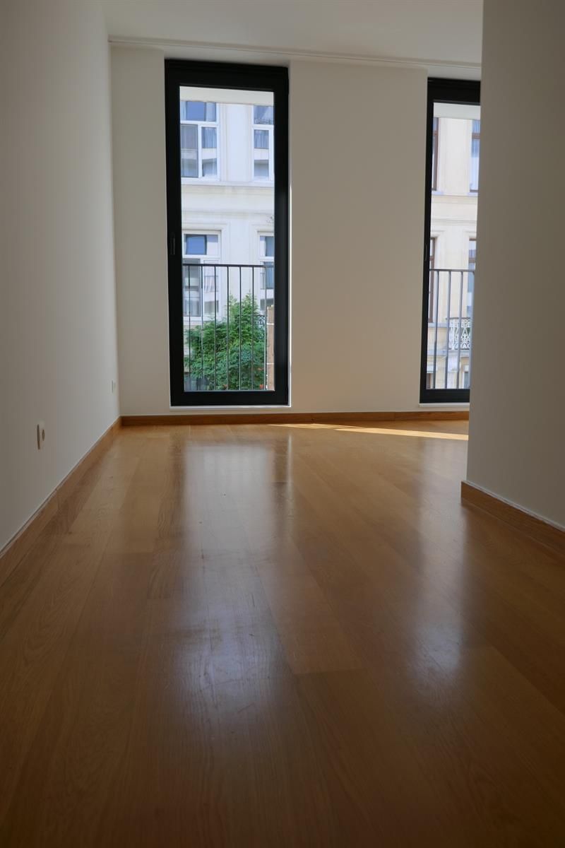 ANTWERPEN - Instapklaar appartement met terras foto 4