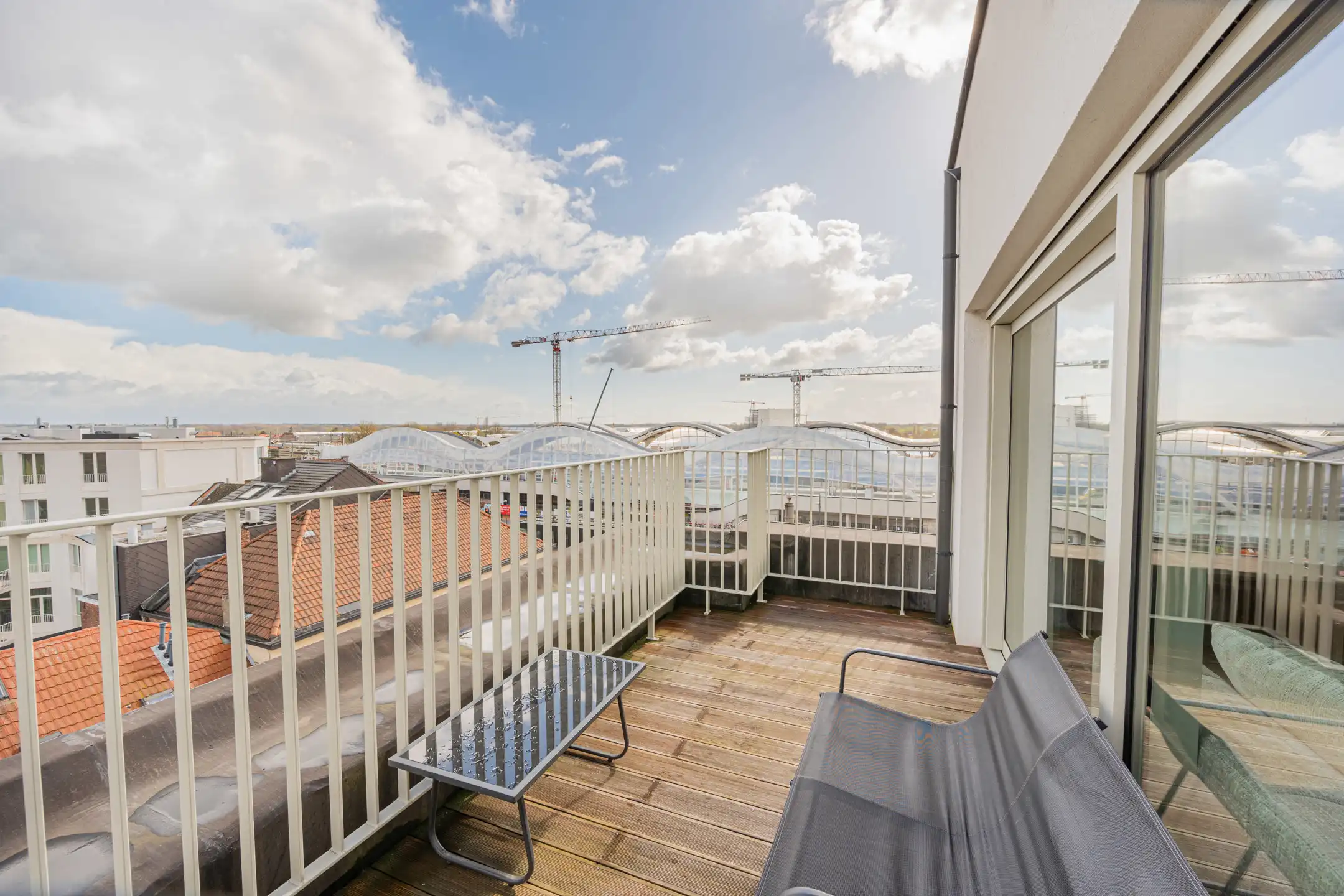 Knappe penthouse met terras en prachtig uitzicht foto 5