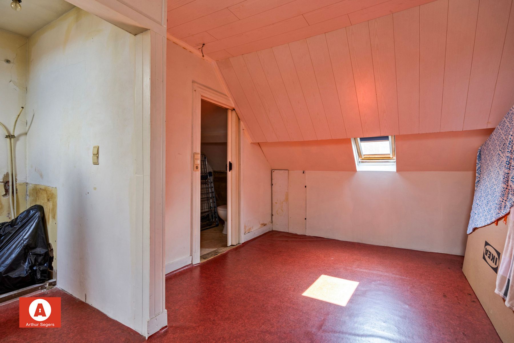 Woonhuis opgesplitst in 2 appartementen/woon-entiteiten foto 22