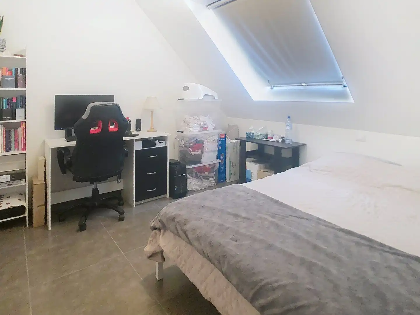 Zeer verzorgd duplex-appartement in centrum Westrozebeke, met tuintje, terras en carport foto 7