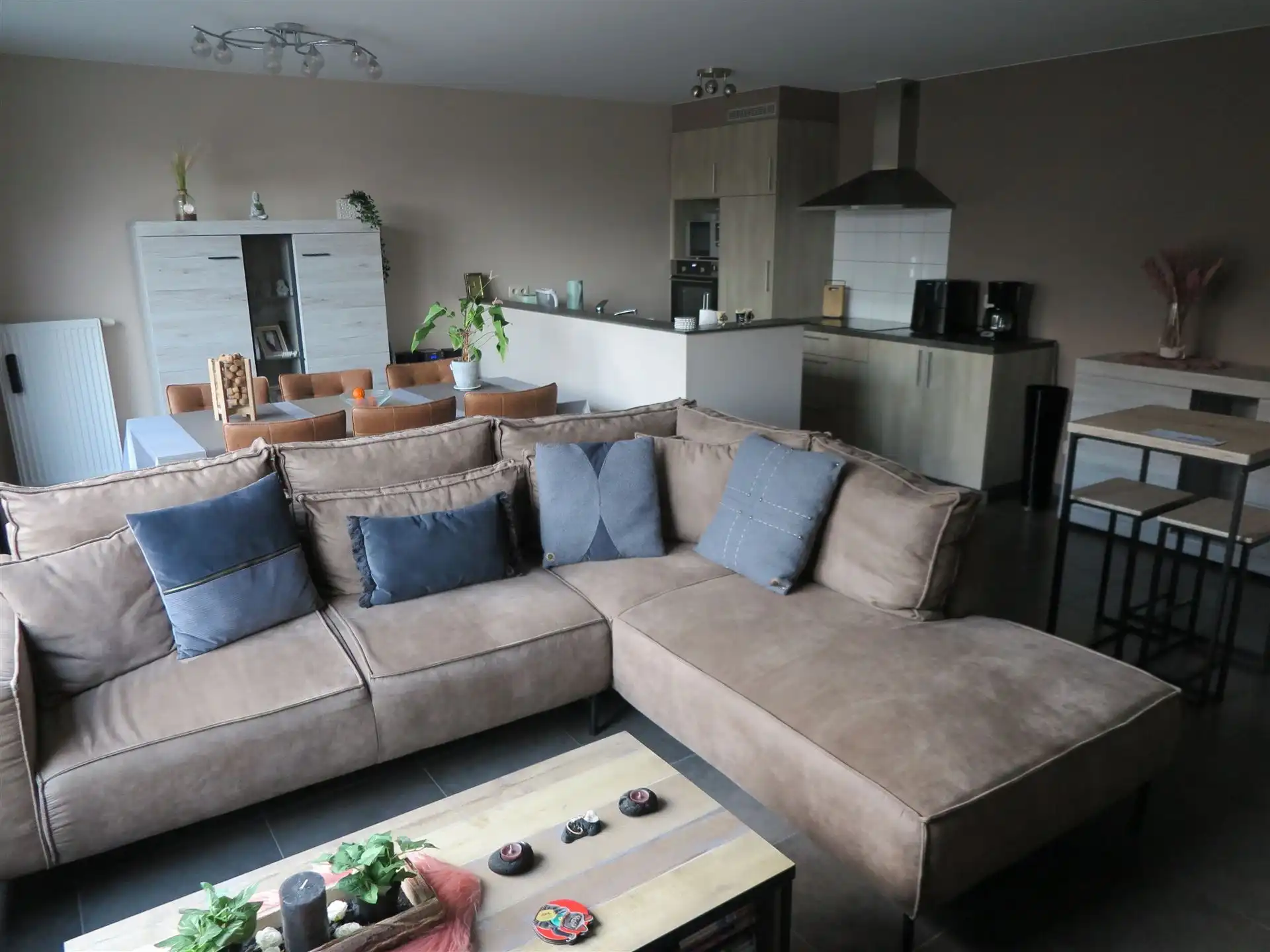 Appartement foto {{pictureIndex}}
