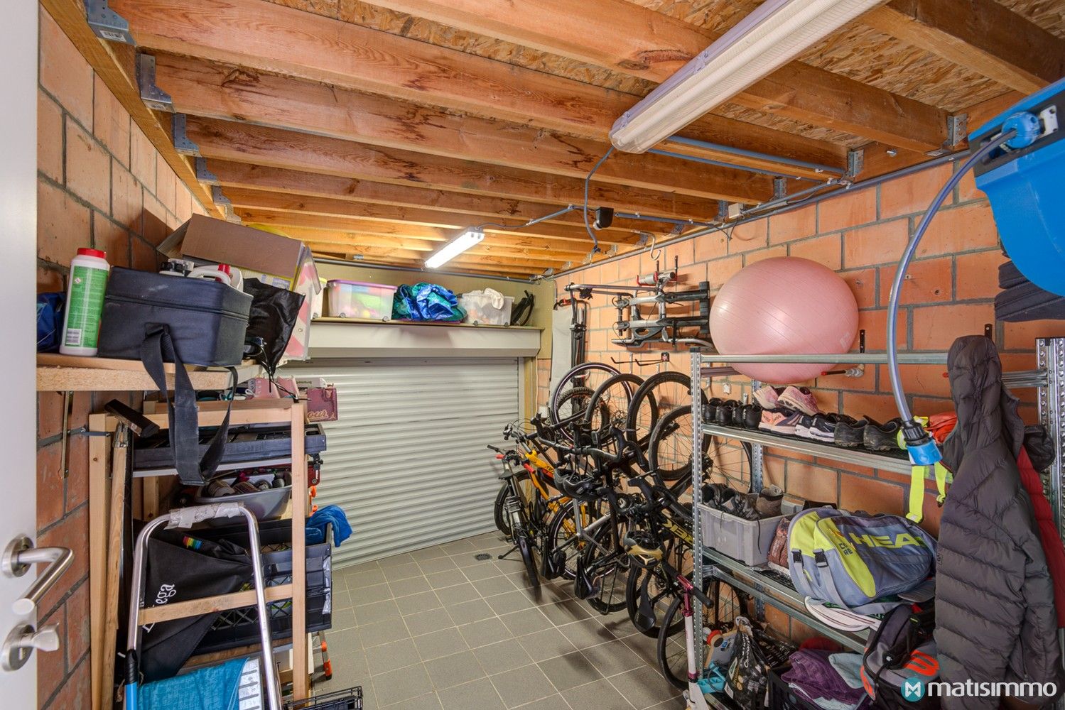 STATIG HERENHUIS MET 3 SLAAPKAMERS, ZONNEPANELEN EN GARAGE IN CENTRUM TONGEREN foto 29