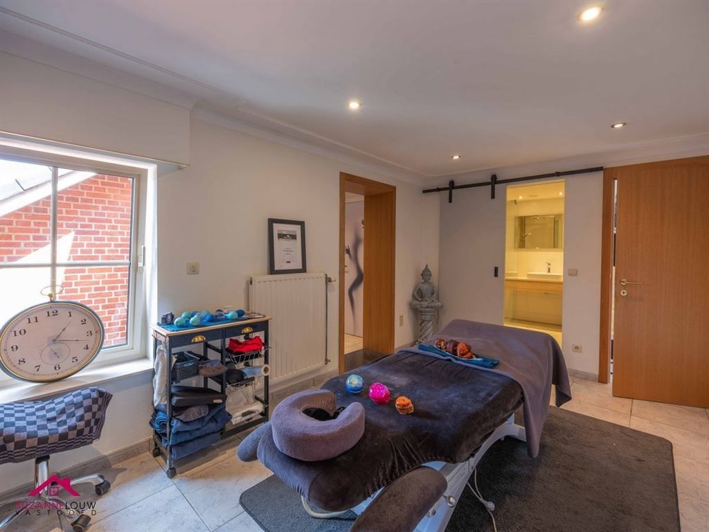 Gerenoveerde verrassend ruime vrijstaande woning foto 29