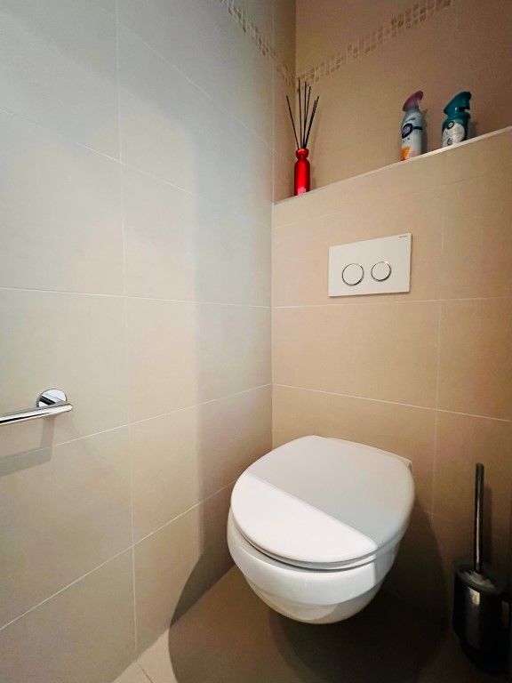 Luxueus appartement met breed terras en zijdelings zeezicht foto 21