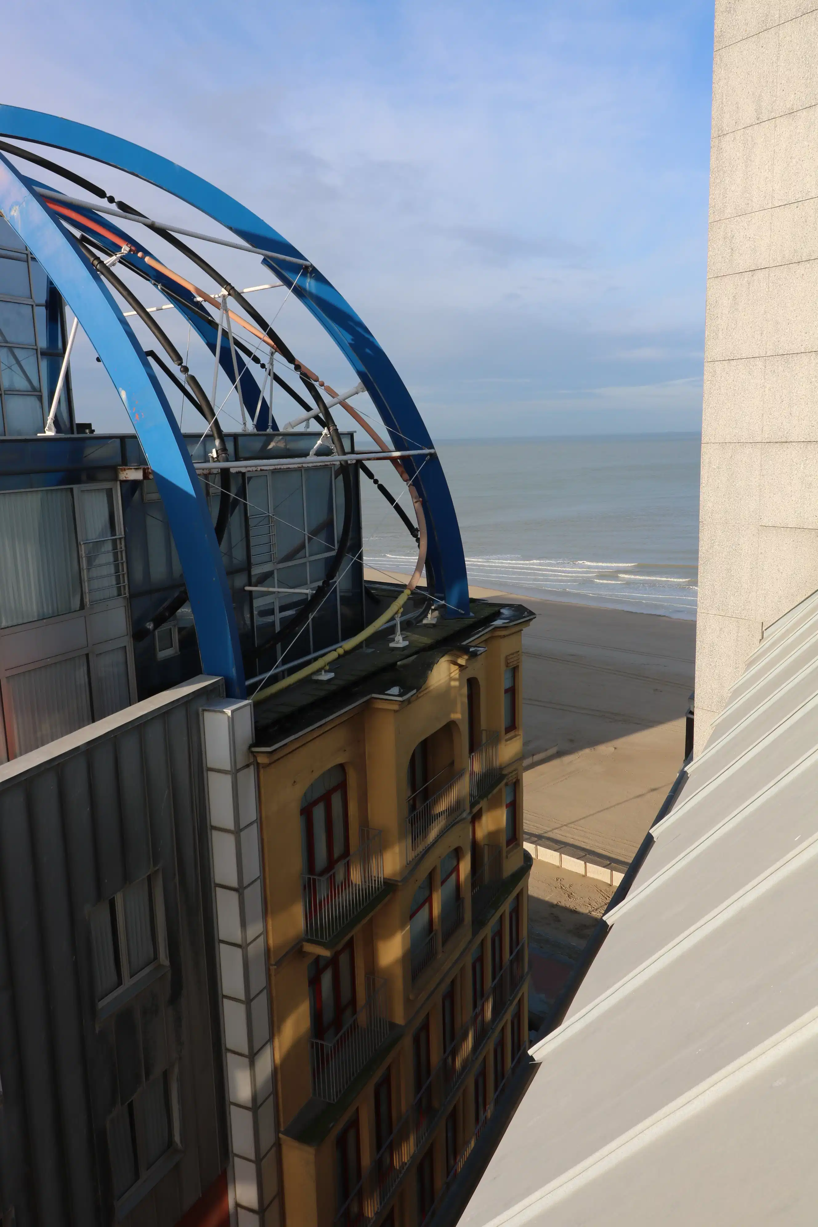 Zeer ruim 1-slaapkamerappartement (86m²) met bijzonder groot terras op de 9de verdieping van de residentie Bristol Palace foto 10
