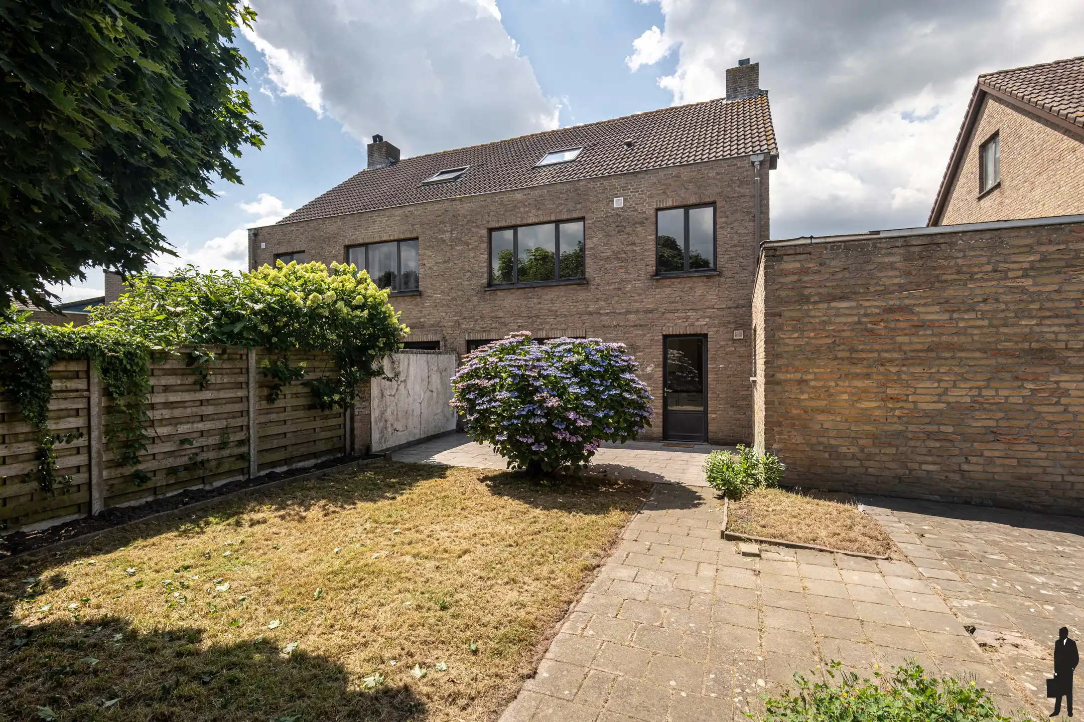 Eengezinswoning in kindvriendelijke omgeving met 4 slaapkamers en ruime garage op een perceel van ca. 318 m²! foto 7