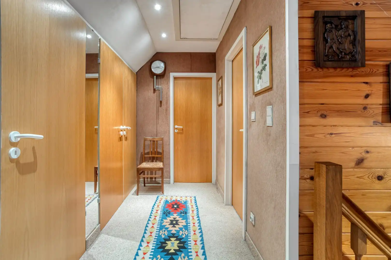 Alleenstaande woning met 2 slaapkamers, garage en grote tuin - verscholen in het groen. foto 14