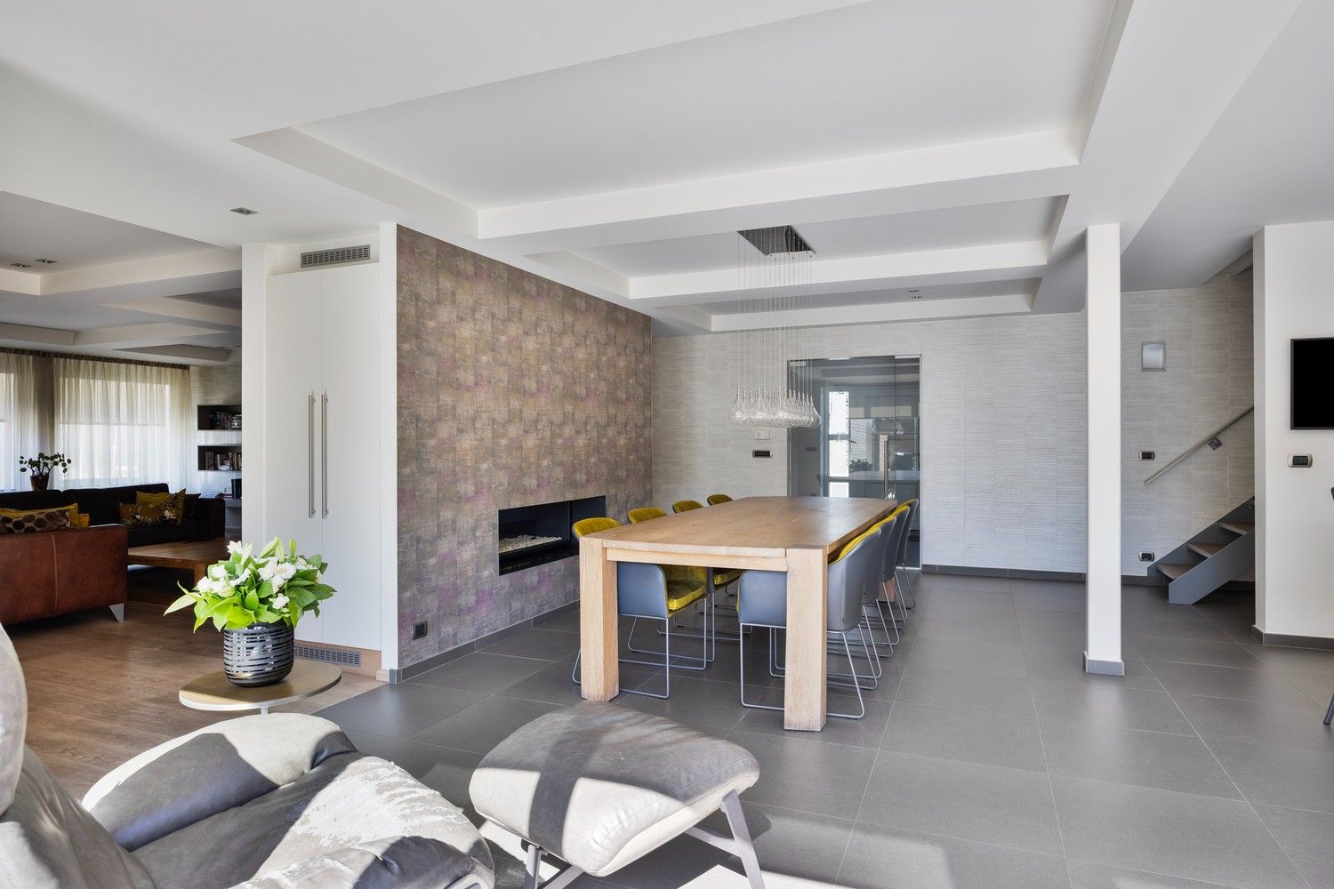 Stijlvol wonen in As: ruime, instapklare woning met tuin en garage foto 5