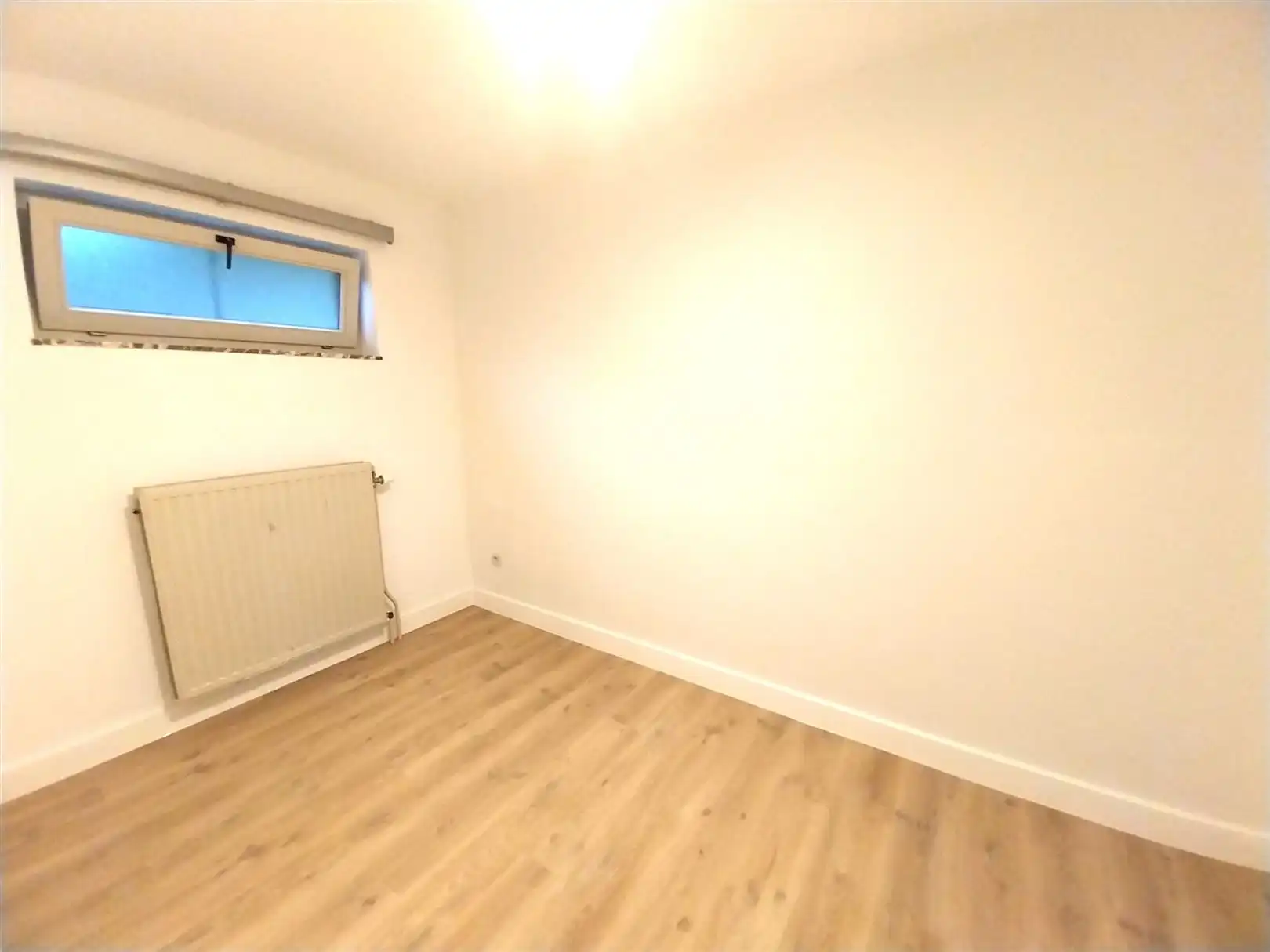 TE HUUR: Gelijkvloers appartement met 2 slaapkamers in het centrum van Zolder! foto 9