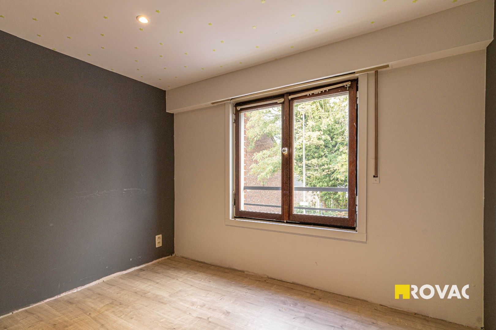 Zeer ruime woning met 5 slaapkamers, tuin en uitweg foto 9