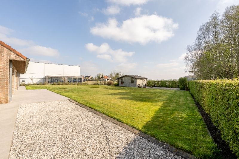 Ruime energiezuinige villa met aparte bureauruimte en uitbreidingsmogelijkheden op 2277m²! foto 24