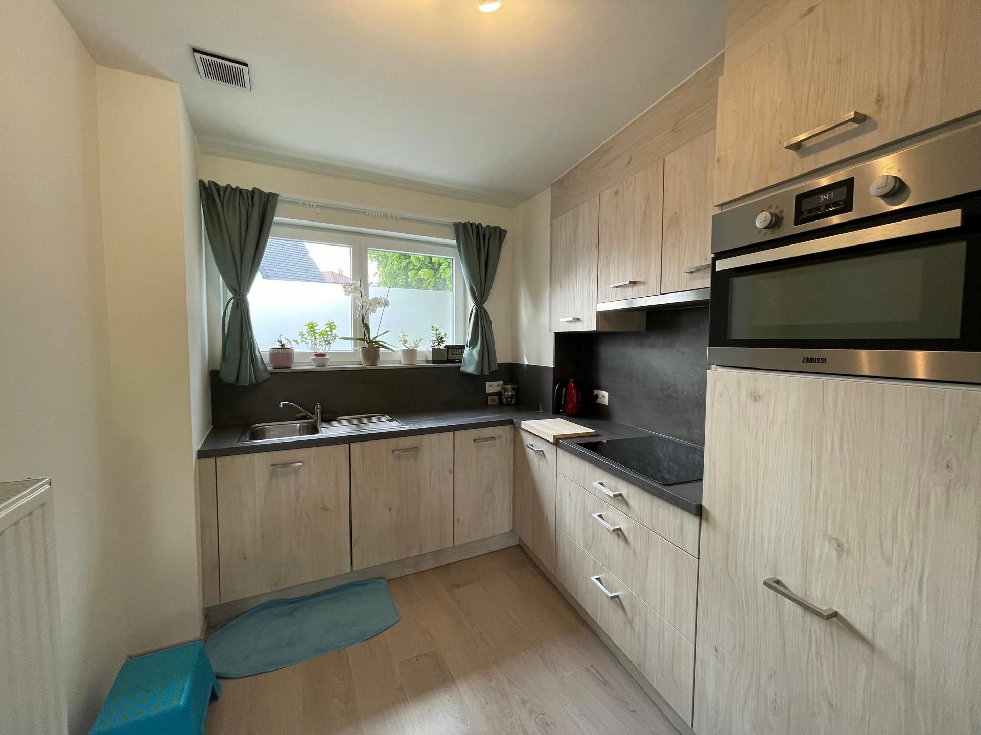 LEDE - Recent dakappartement vlakbij de dorpskern. foto {{pictureIndex}}