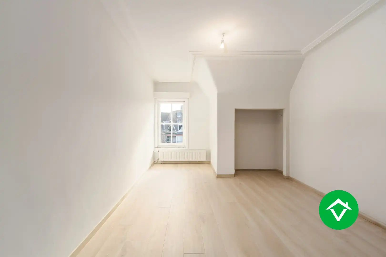 Ruim triplex appartement met 5 slaapkamers, in het centrum van Torhout foto 26