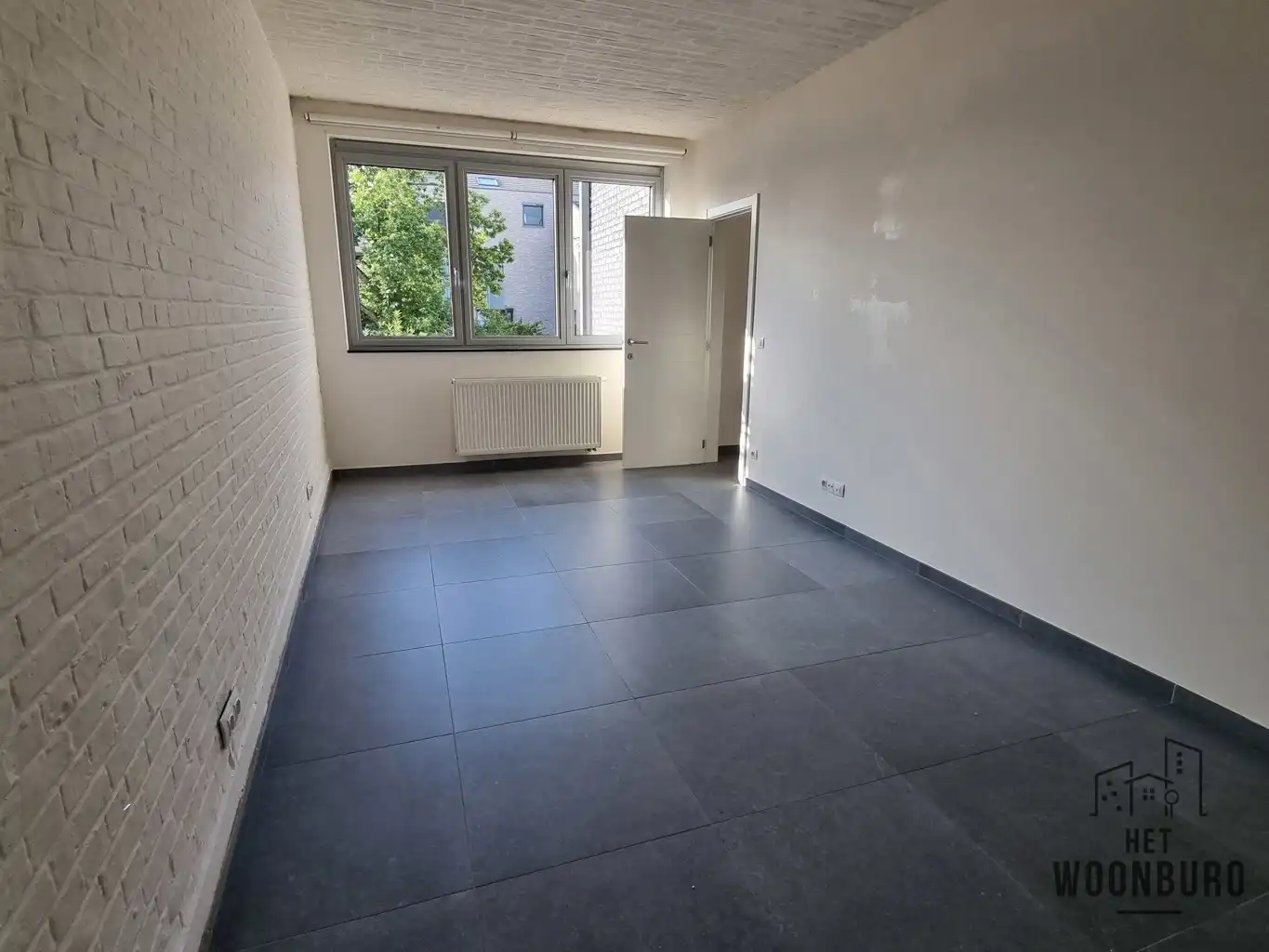 Ruime duplex met één slpk, bureau, tuin en 2 staanplaatsen foto 13