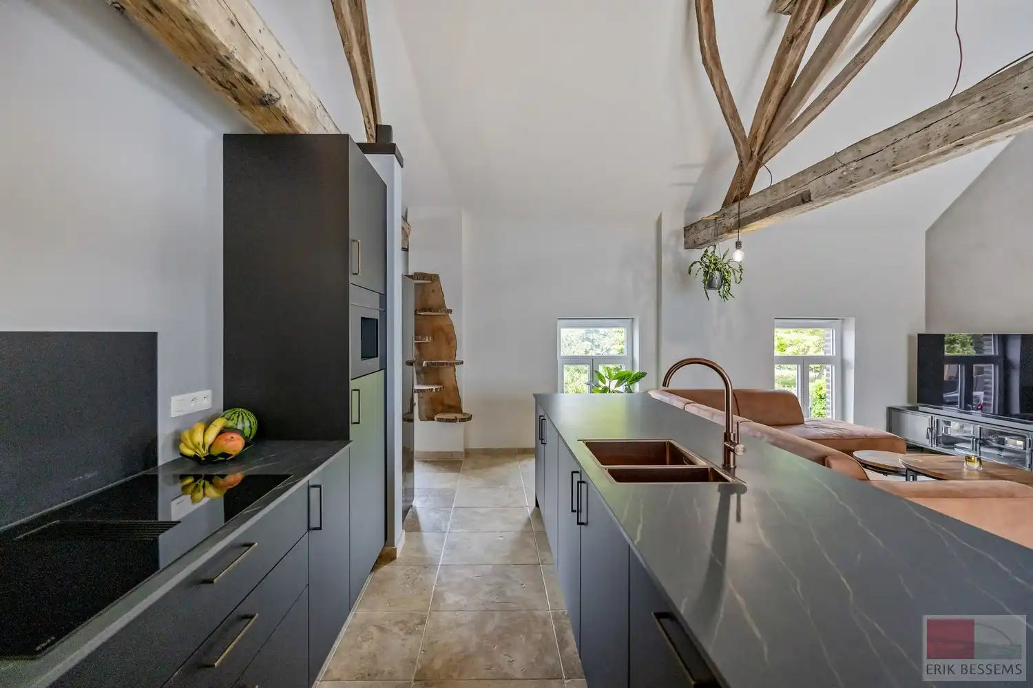 Unieke loft-appartement aan de Oude Kerkstraat 55 in Dilsen-Stokkem foto 20