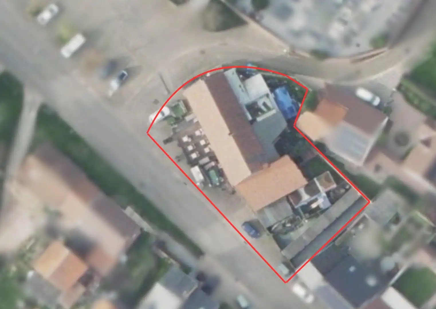 Ruim handelspand (café-restaurant) met terras, woonmogelijkheid en garage in Rutten (Tongeren) foto 2