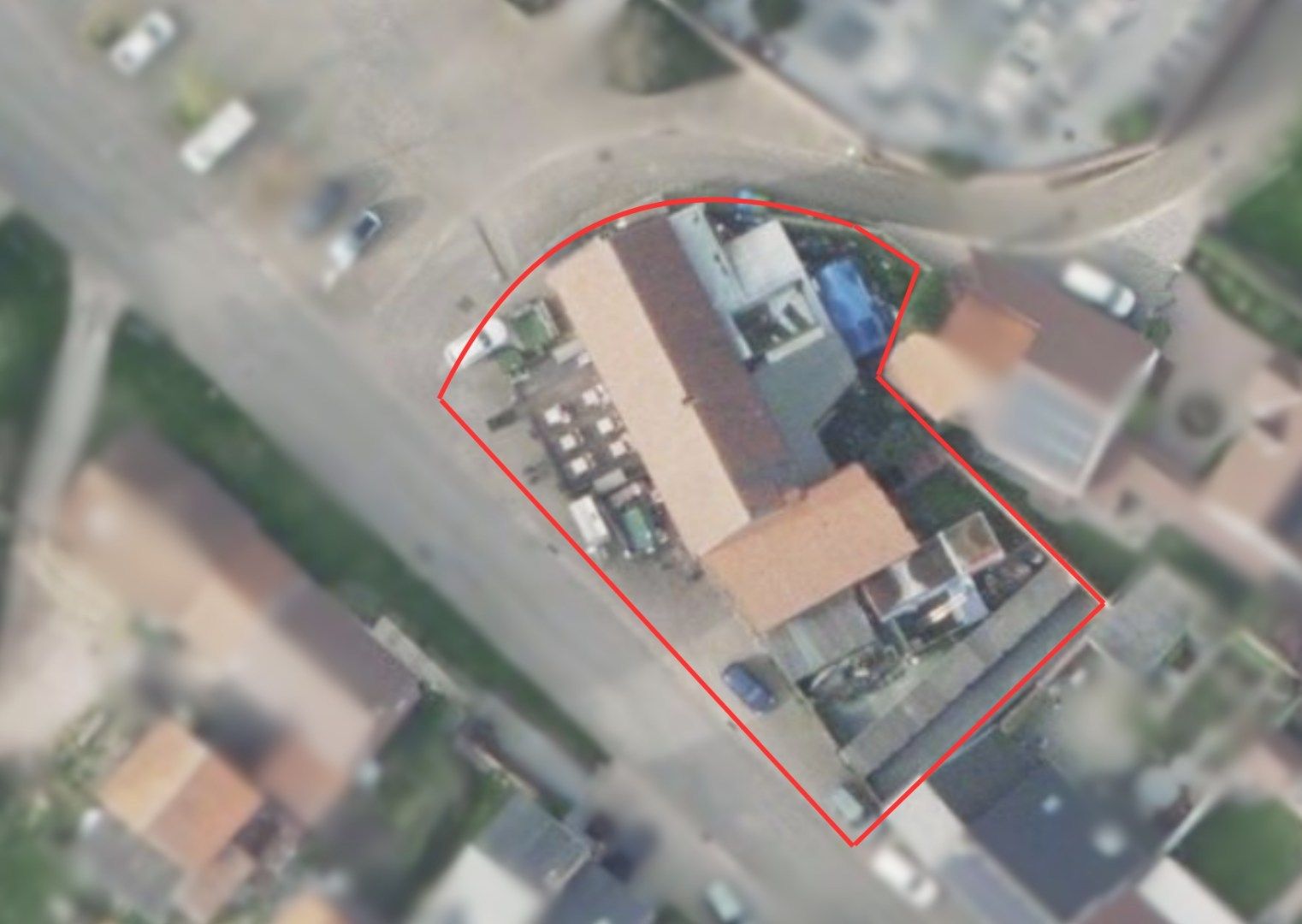 Ruim handelspand (café-restaurant) met terras, woonmogelijkheid en garage in Rutten (Tongeren) foto 2