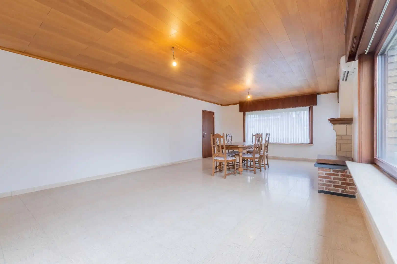 Uiterst ruime benedenwoning op groot perceel van 1666m² foto 5