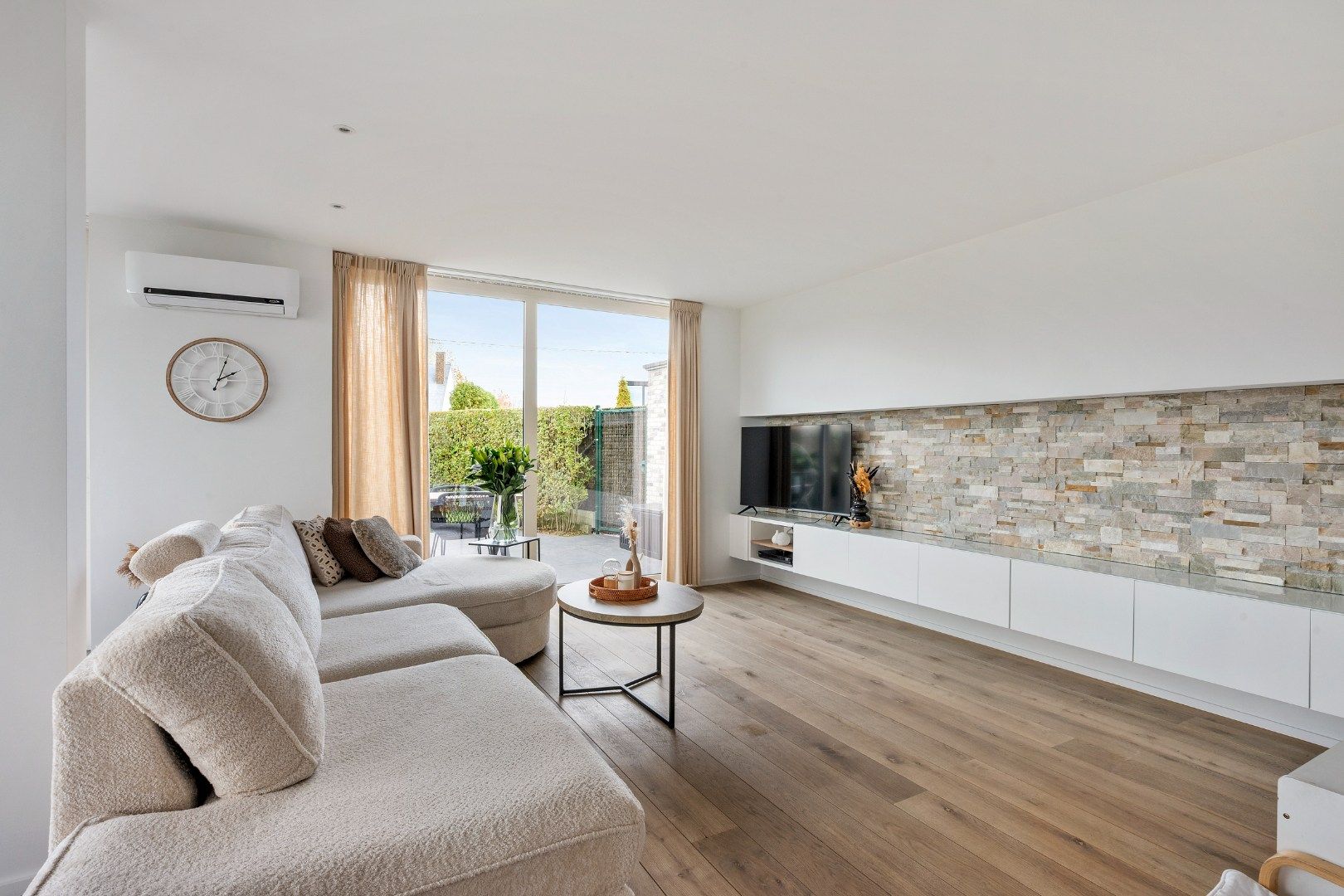 ENERGIEZUINIGE OP-EN-TOP AFGEWERKTE WONING IN TER HAND (GELUWE)  foto 3