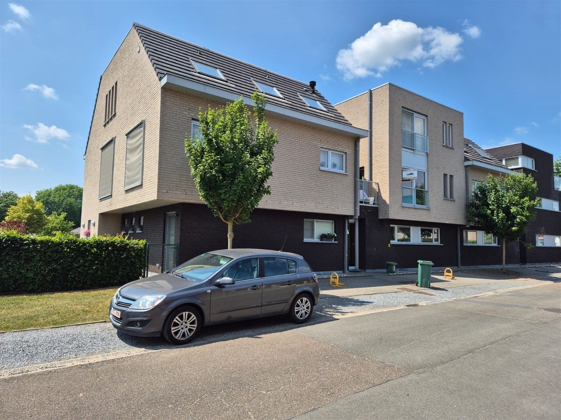 Rustig gelegen appartement met terras en garage.  foto 27