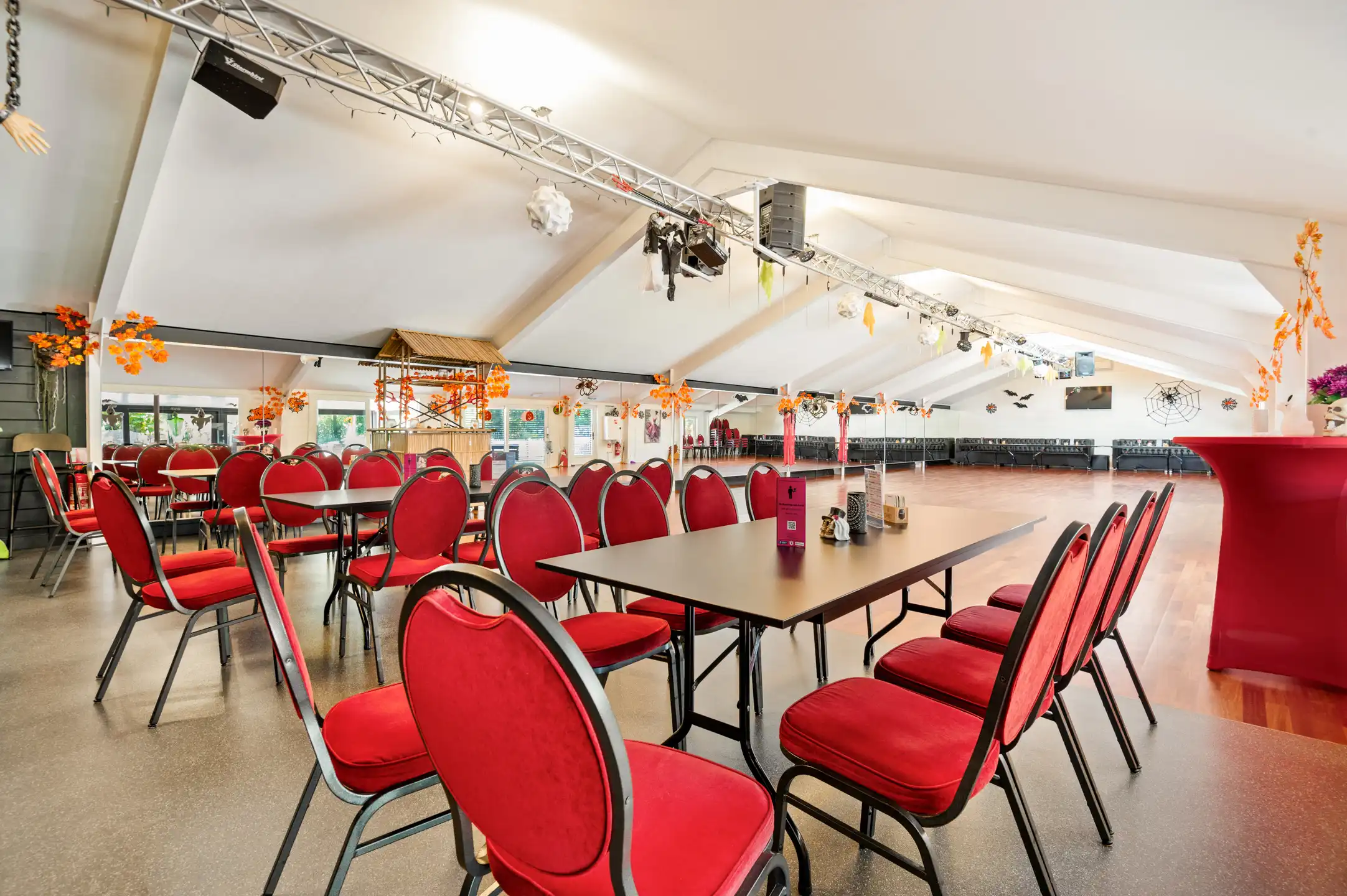 Polyvalent gebouw gelegen in recreatiegebied  foto 11