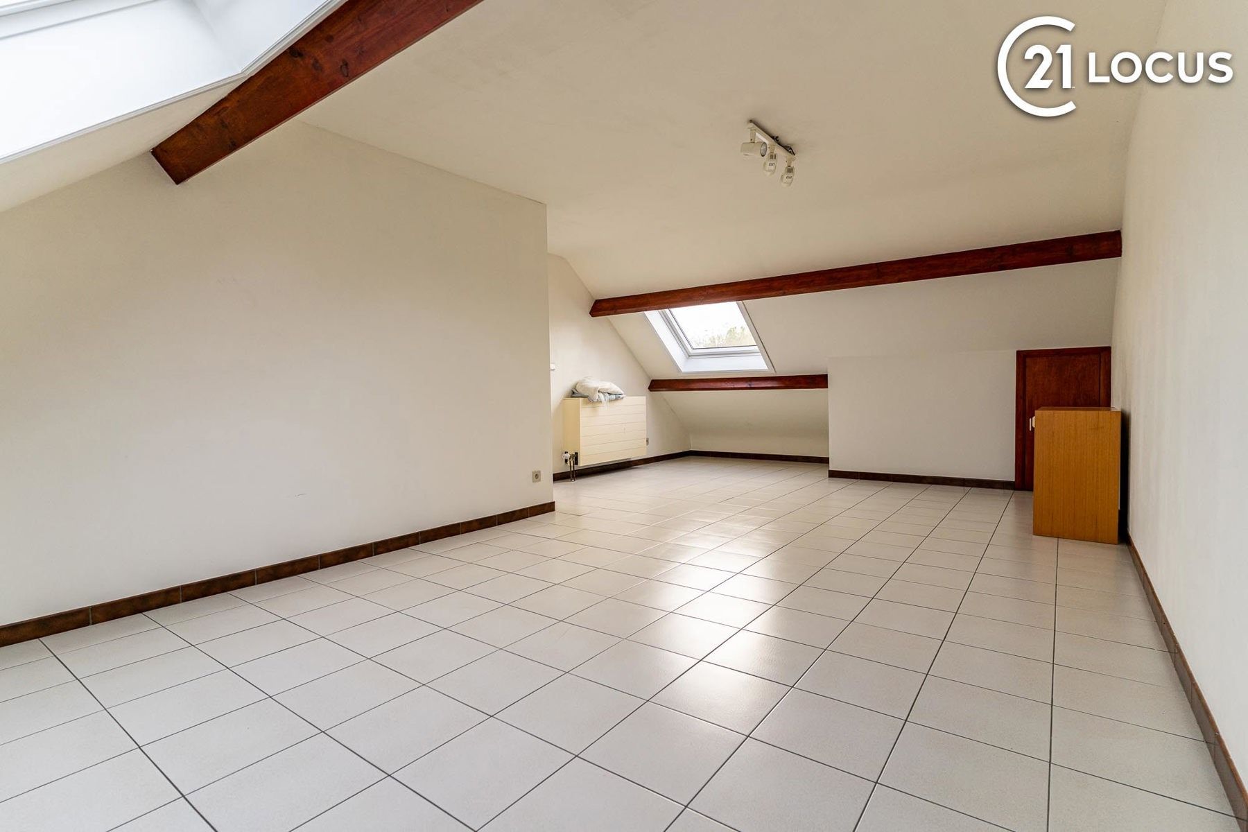 Ruime woning in rustige buurt te Zwijndrecht - 5 slaapkamers foto 20