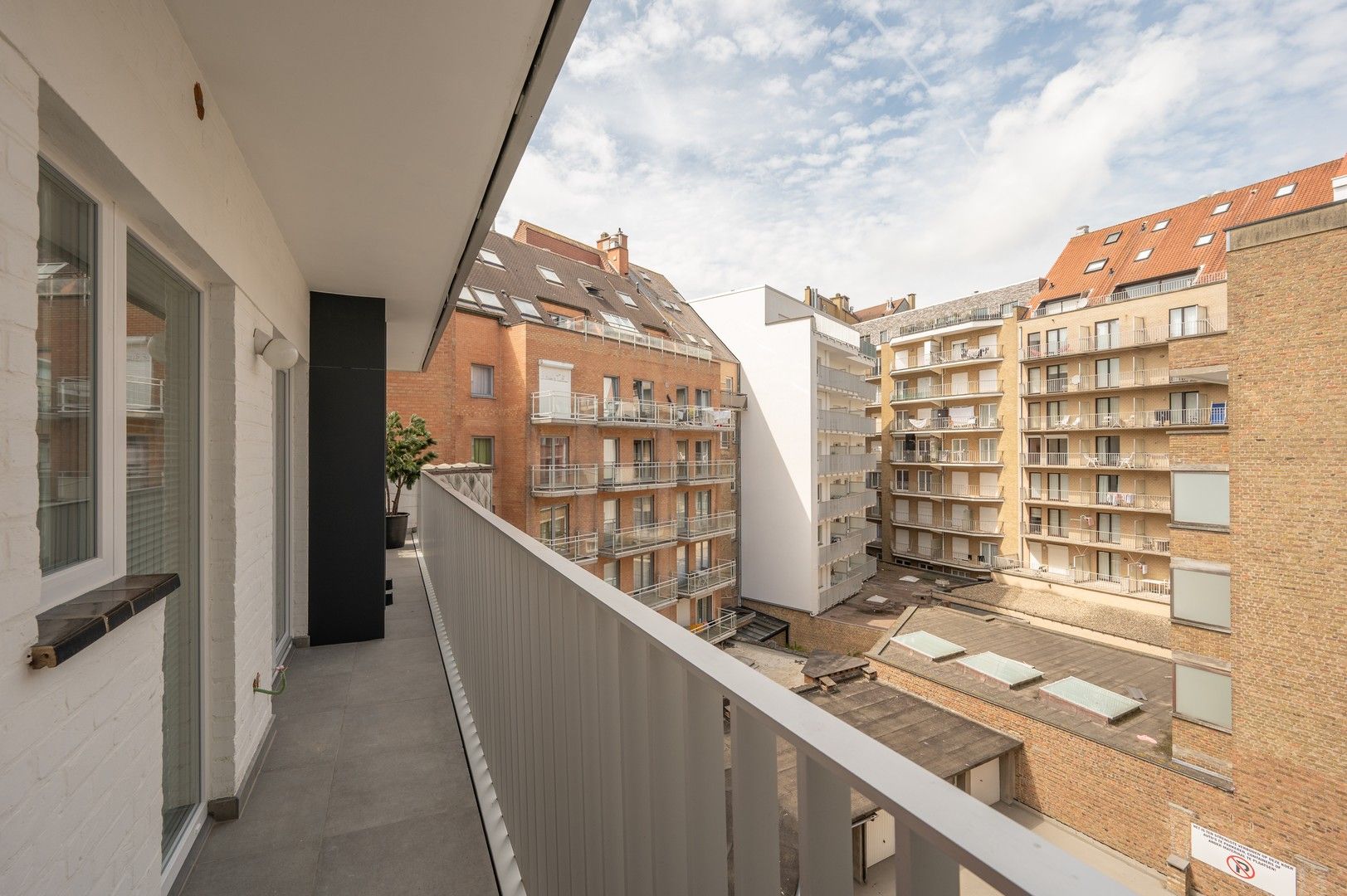 Gerenoveerd hoekappartement met ruime zonneterrassen vlakbij de zee, het Zegemeer en het casino. foto 30