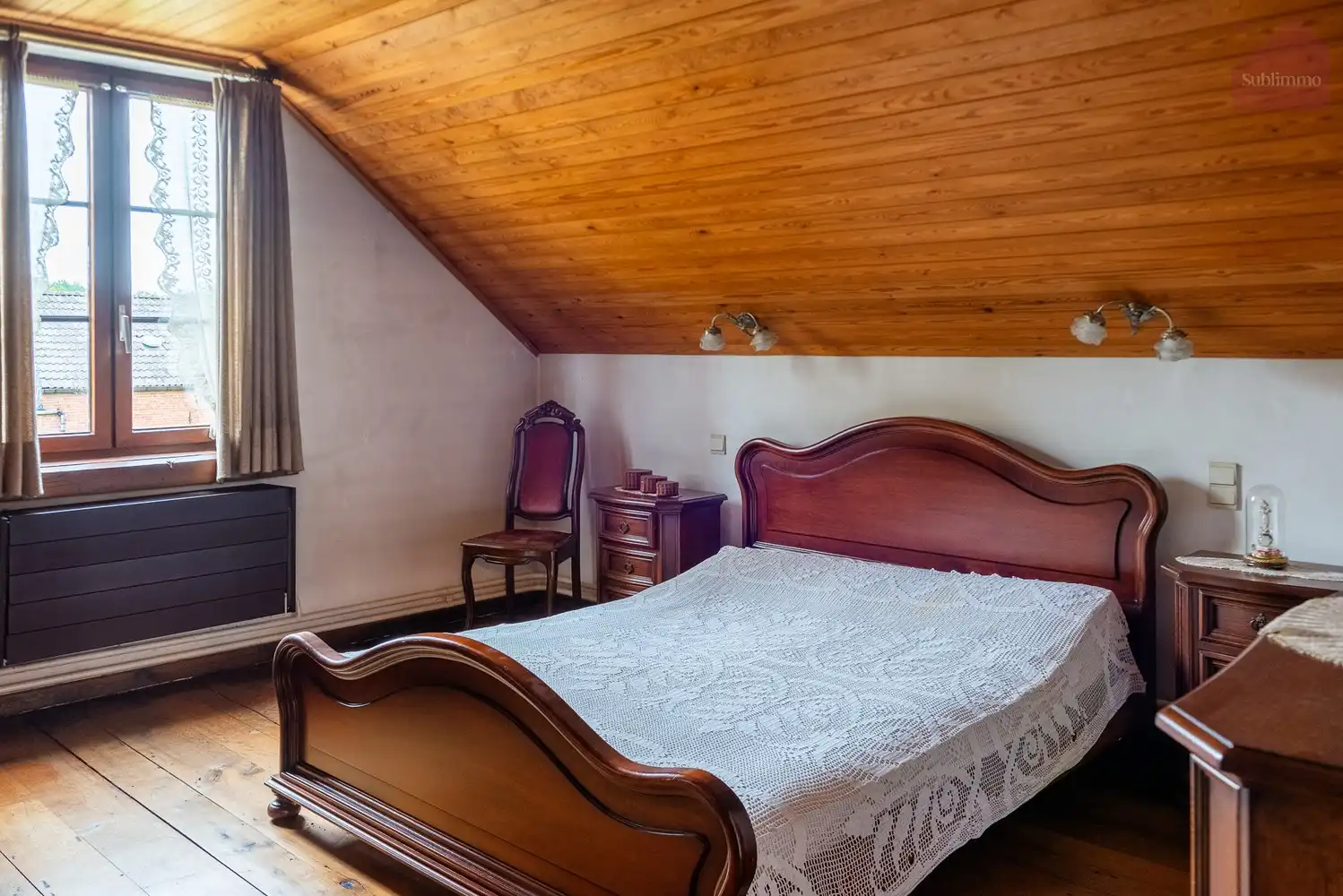 Ruime gezinswoning met 6 slaapkamers op een uitzonderlijk groot perceel van 21a 73ca foto 18