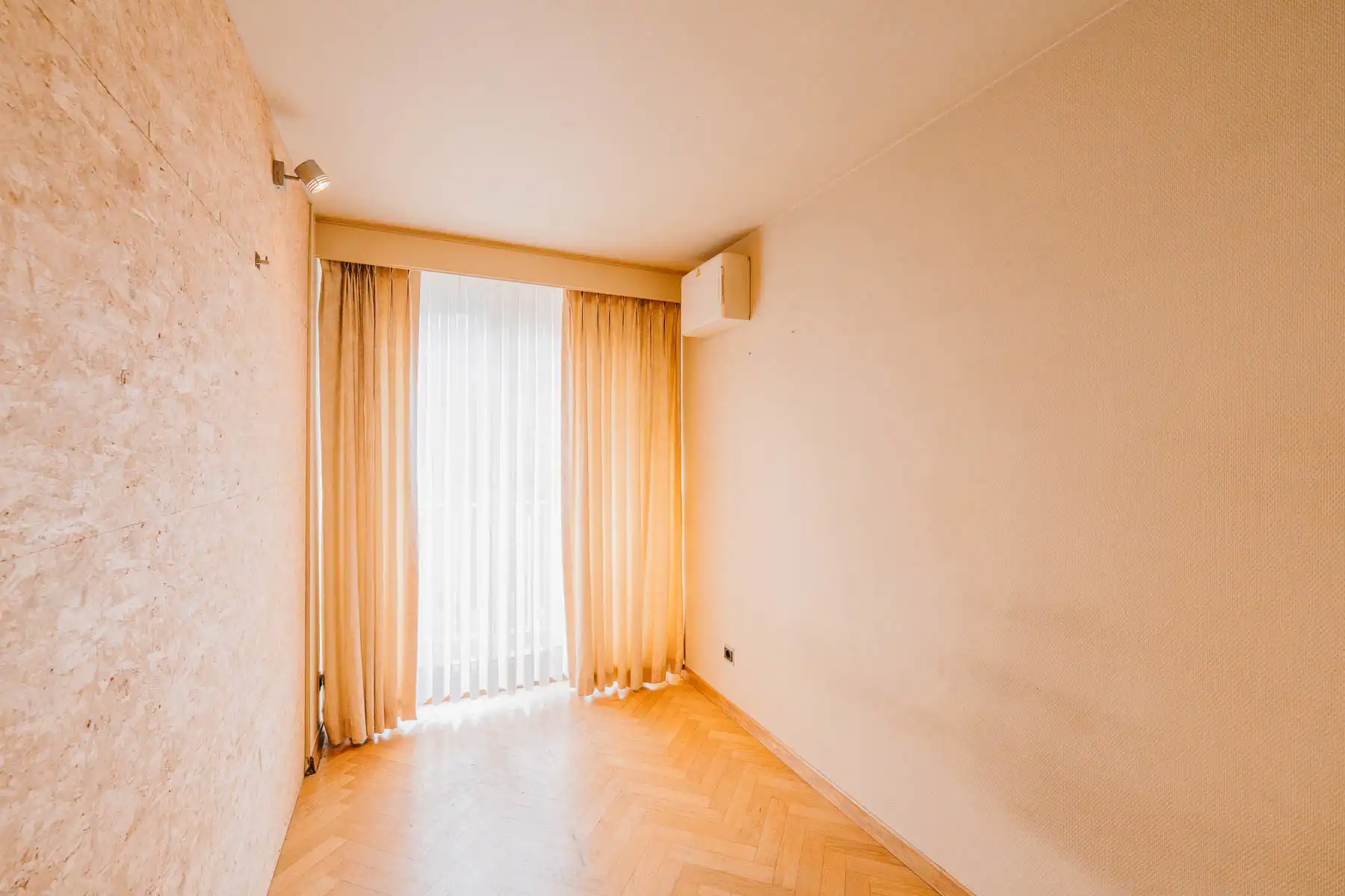 Ruim en lichtrijk Duplex-appartement met optionele garage. foto 9