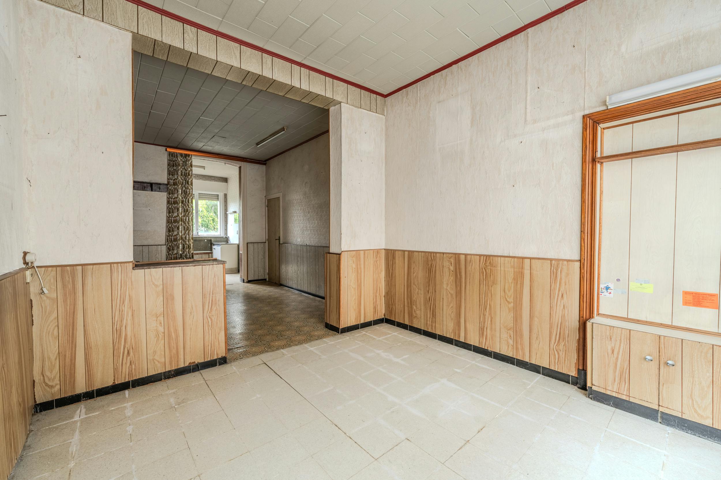 Te renoveren woning met 5 slaapkamers, tuin en garagebox te Middelkerke! foto 8