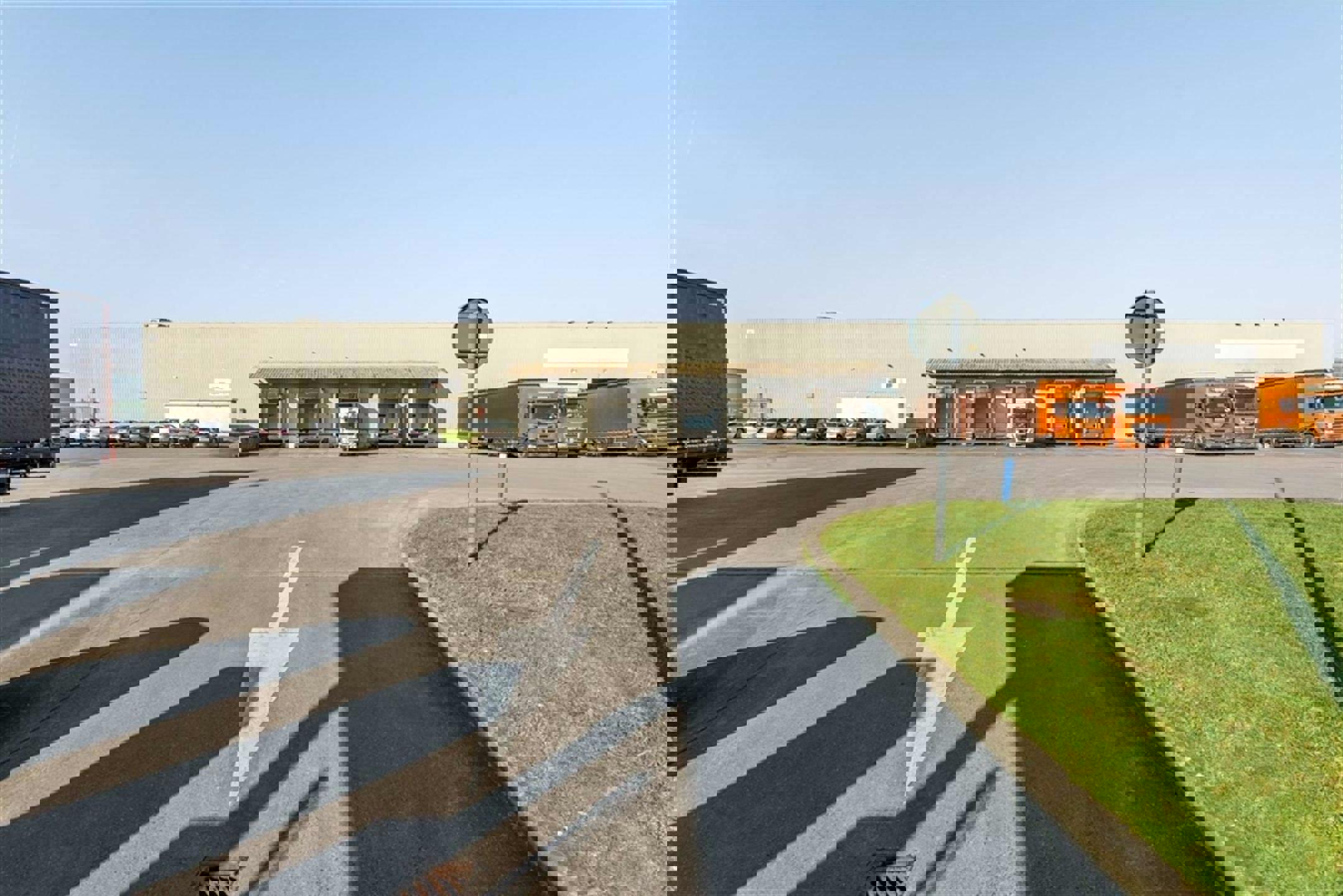 Logistiek magazijn langs E17 tot +/- 3.000m² met loskades foto 4