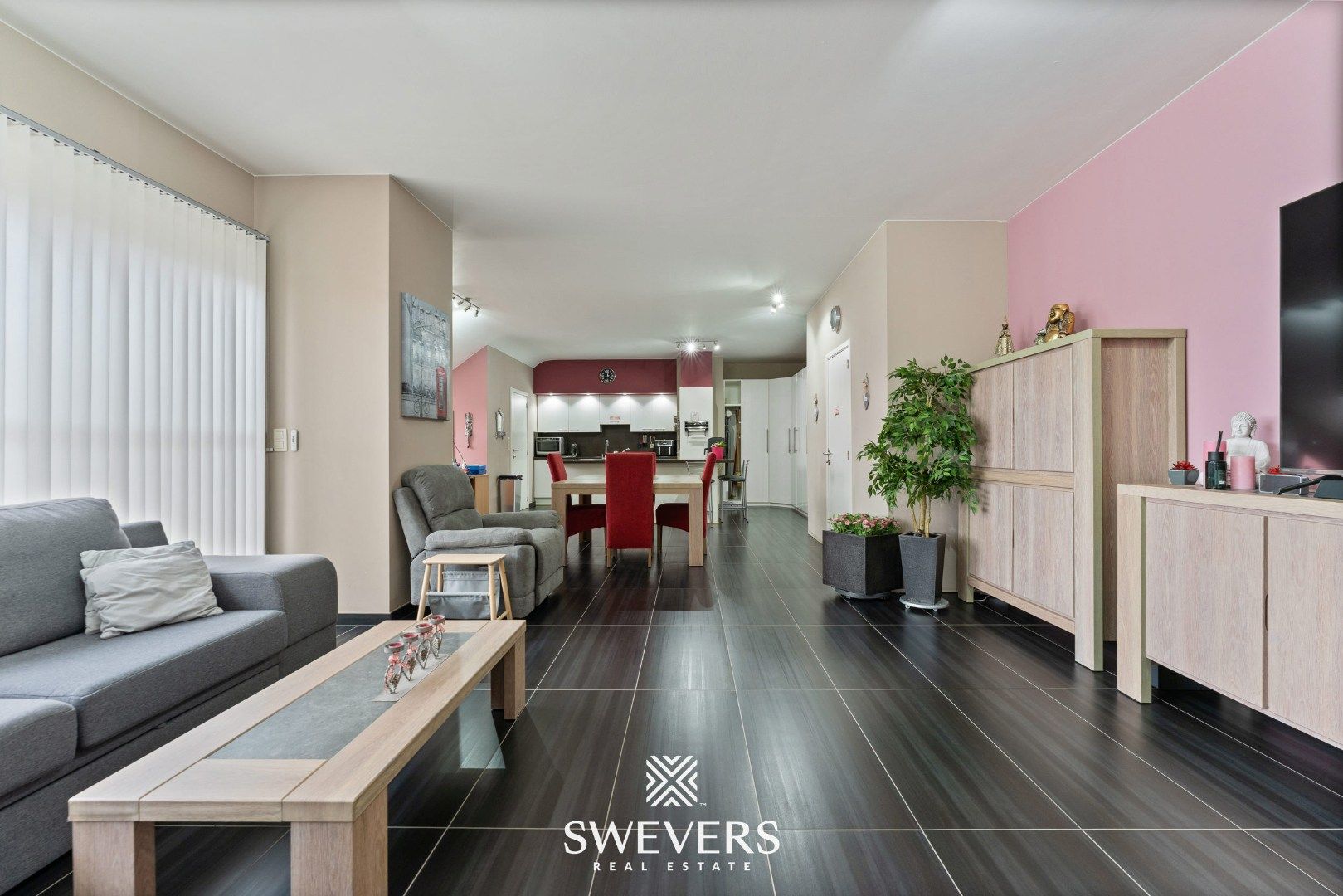 Ruim appartement van 134m² met groot terras te Zonhoven foto 4