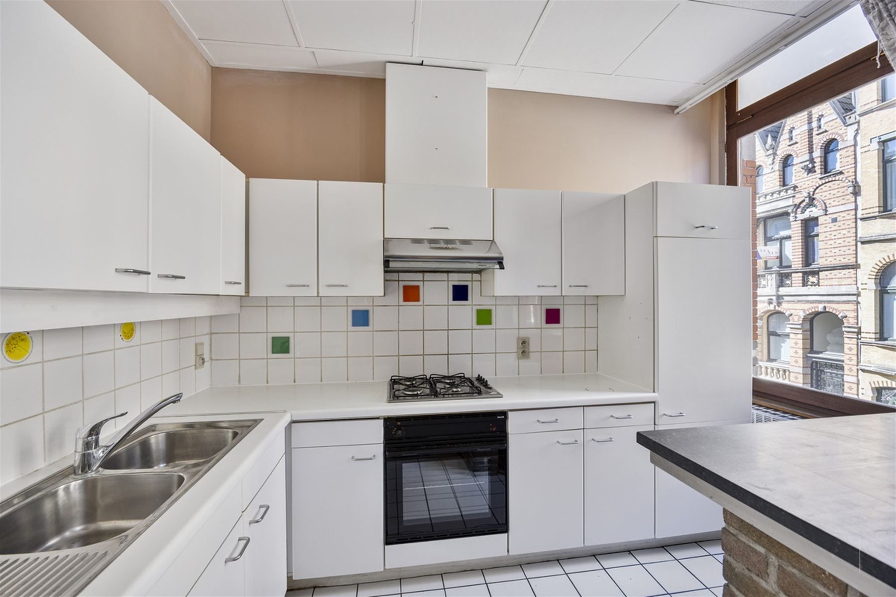 Karaktervolle herenwoning met 3 slaapkamers én enorme garage foto 8