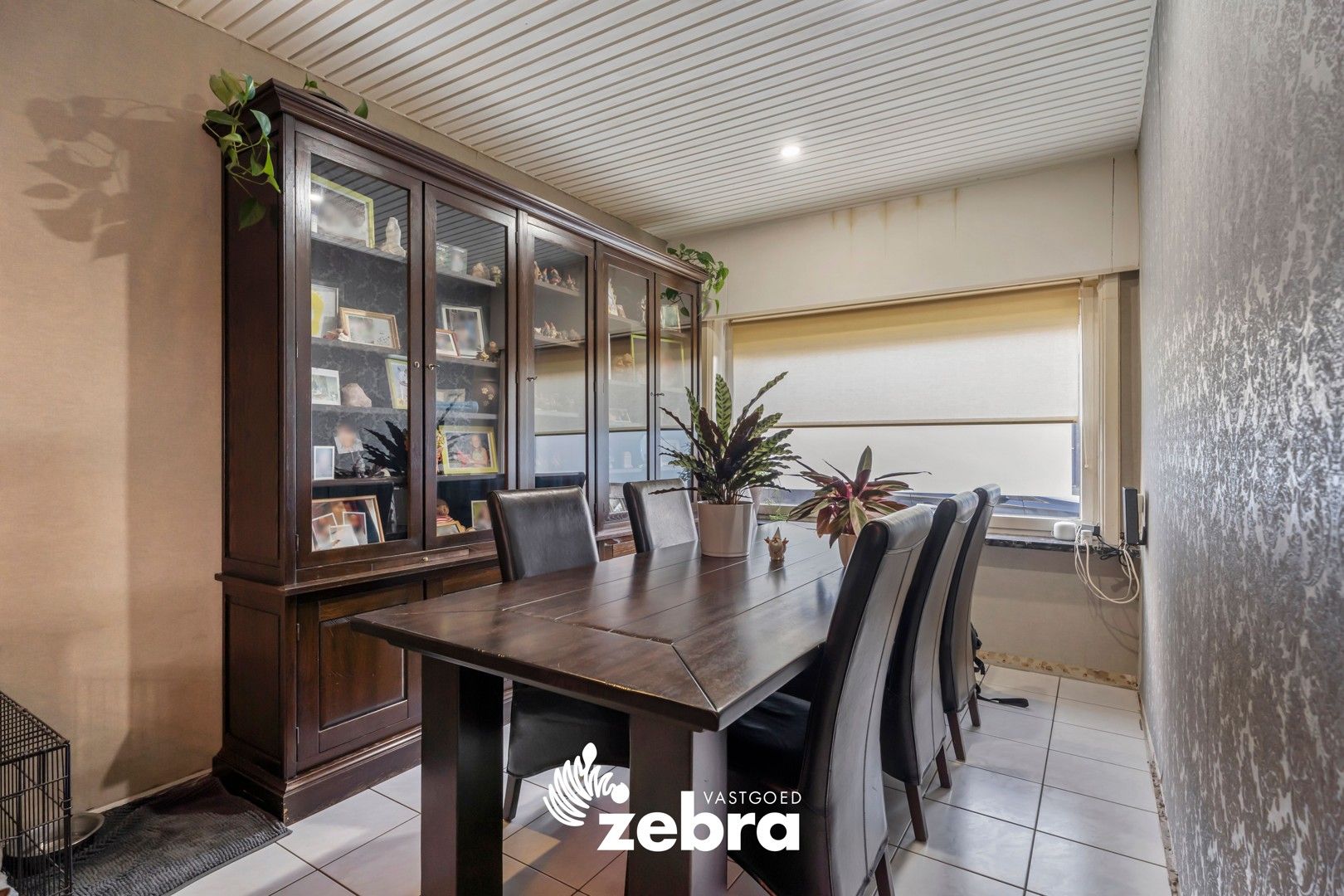 Instapklare woning met 4 slaapkamers en tuin te Oostrozebeke! foto 4