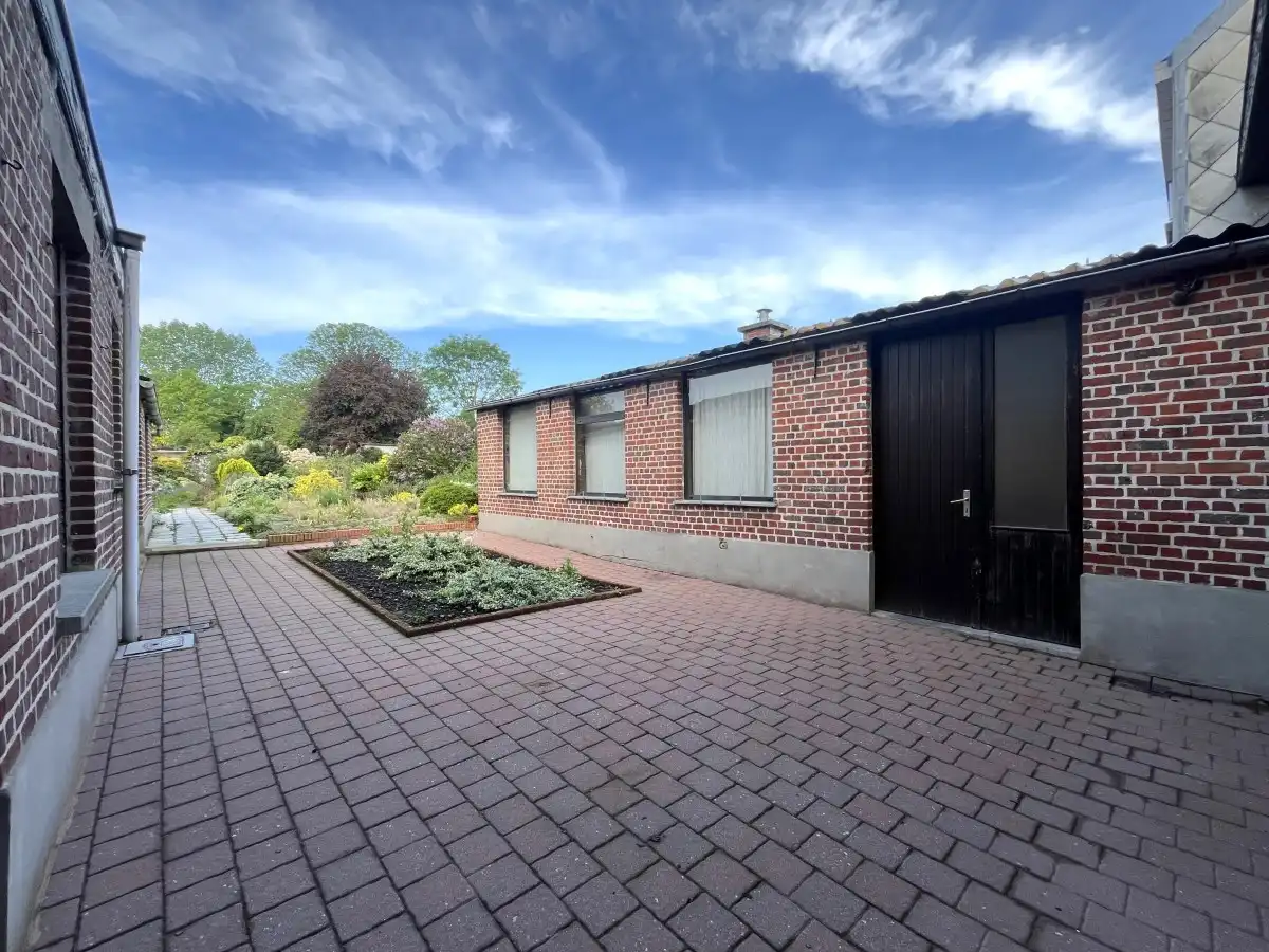 Ledegem – Te renoveren woning op ruim perceel met uitweg achteraan foto 16